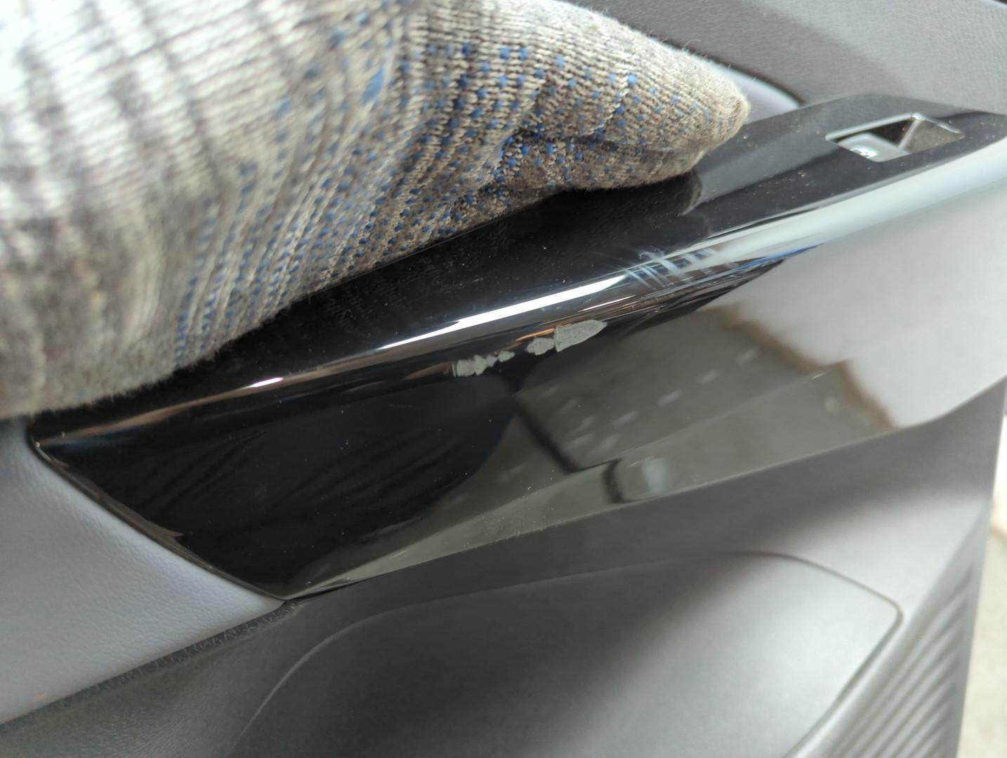 Дверь задняя левая