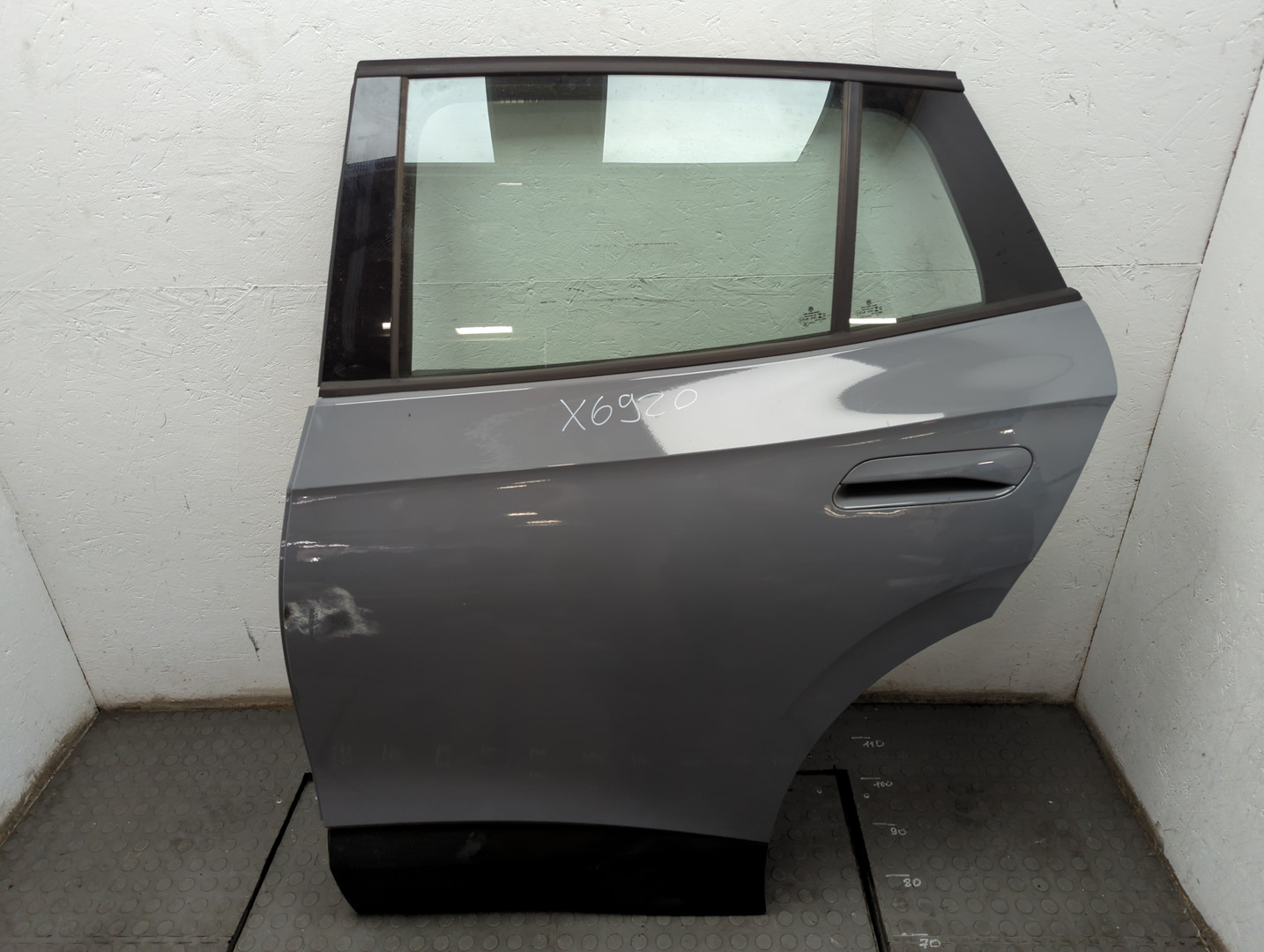 Дверь задняя левая