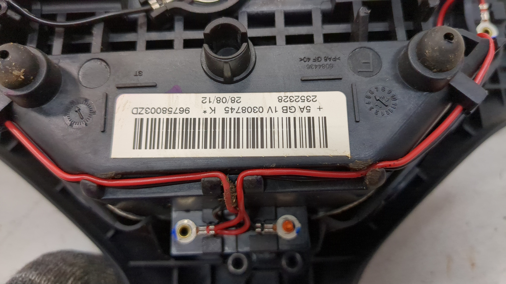 Подушка безопасности в рулевое колесо