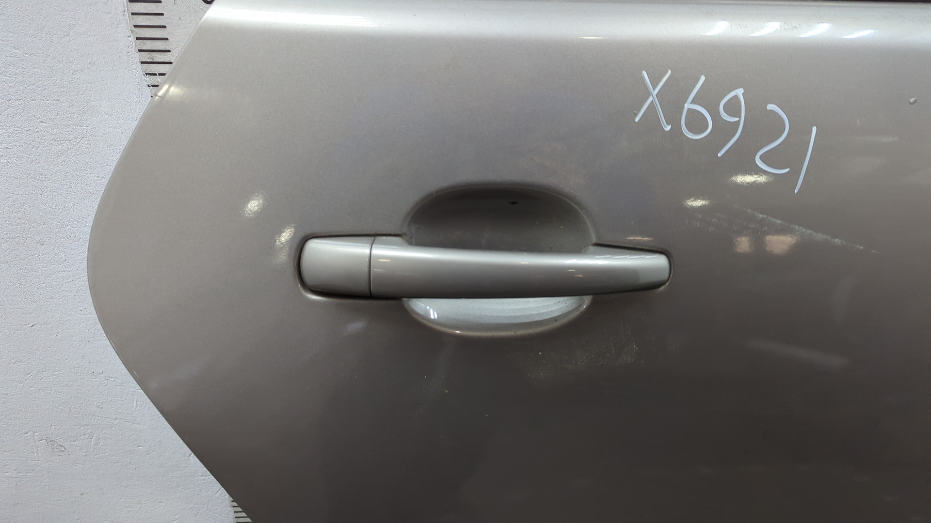 Дверь задняя правая