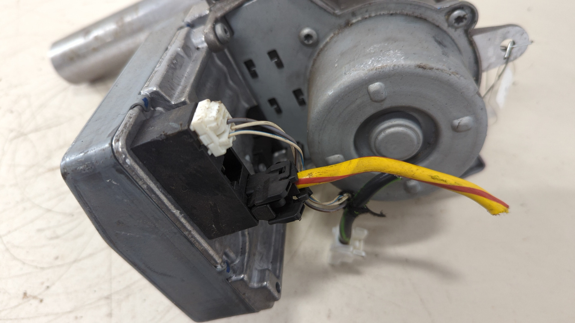 Серводвигатель рулевой рейки