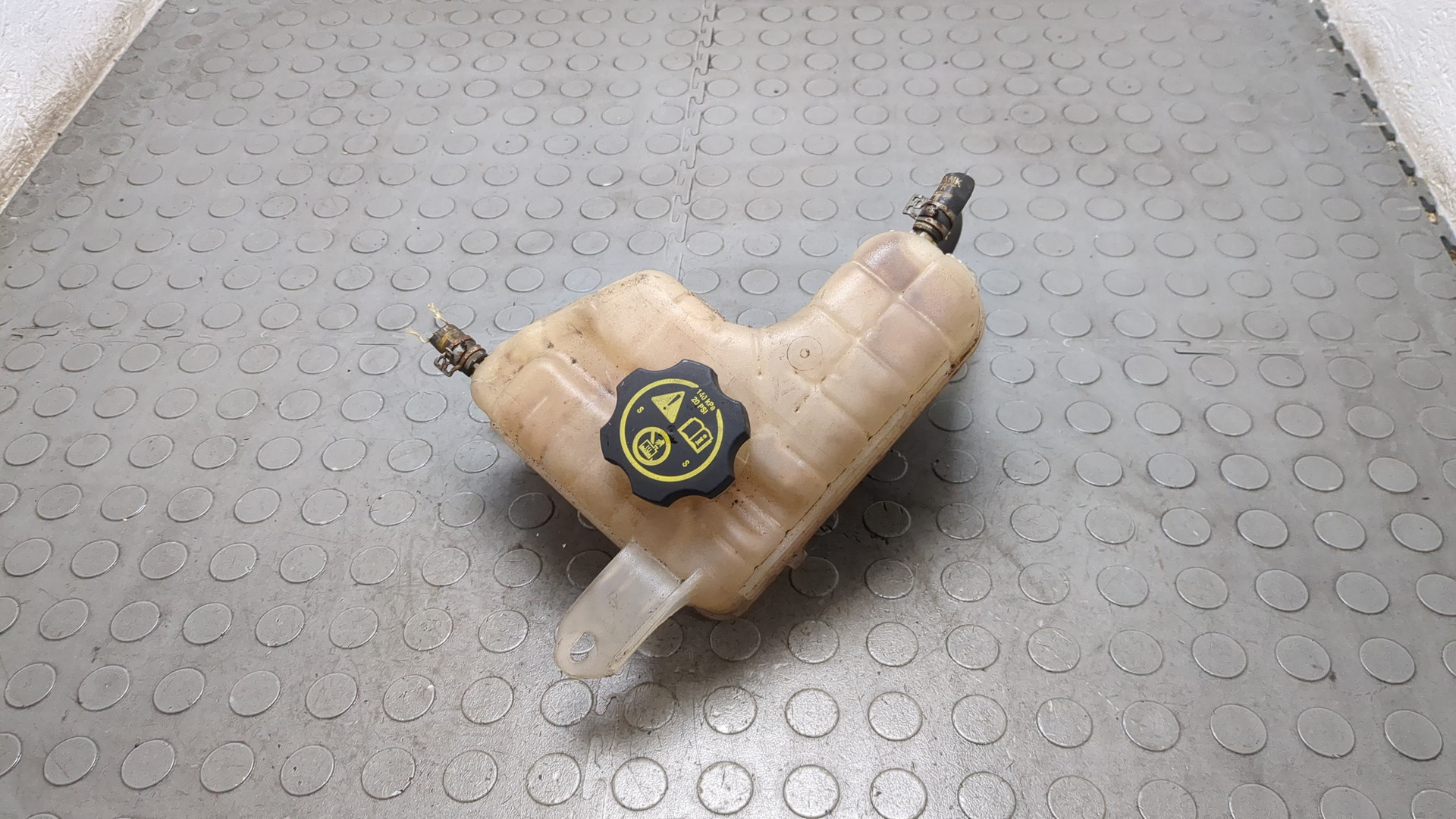 Бачок расширительный