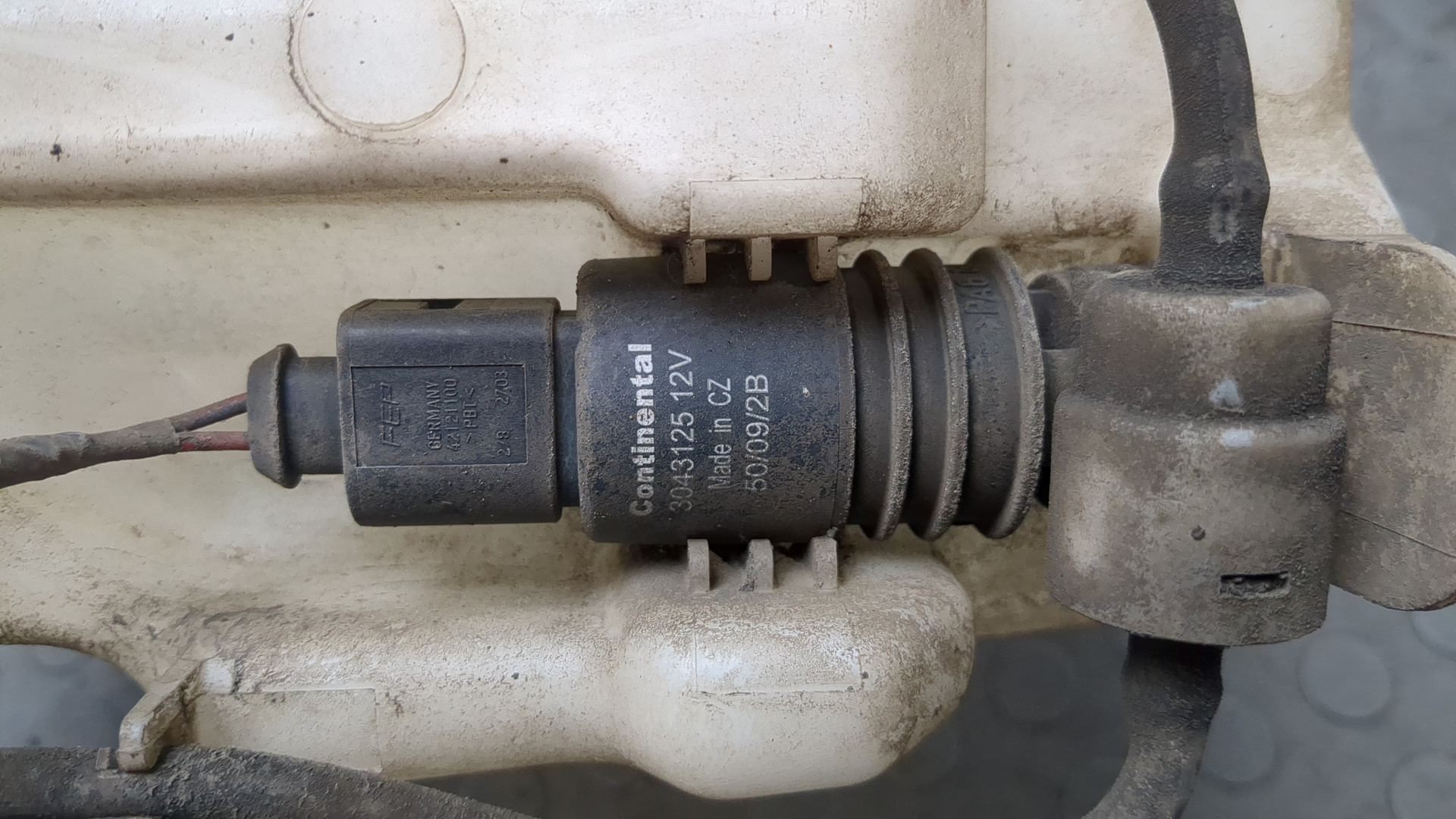 Бачок омывателя лобового стекла