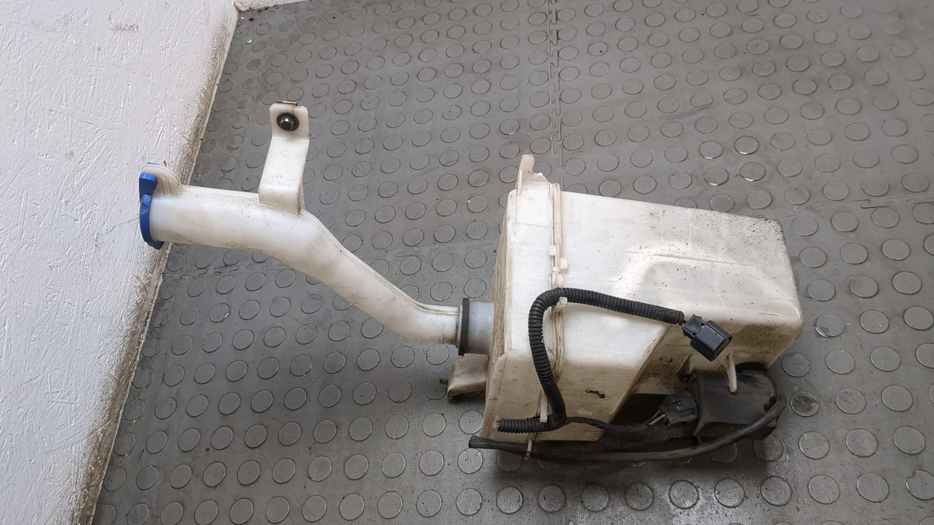 Бачок омывателя лобового стекла