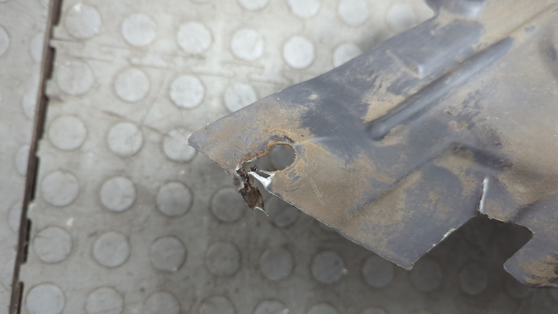 Локер передний левый