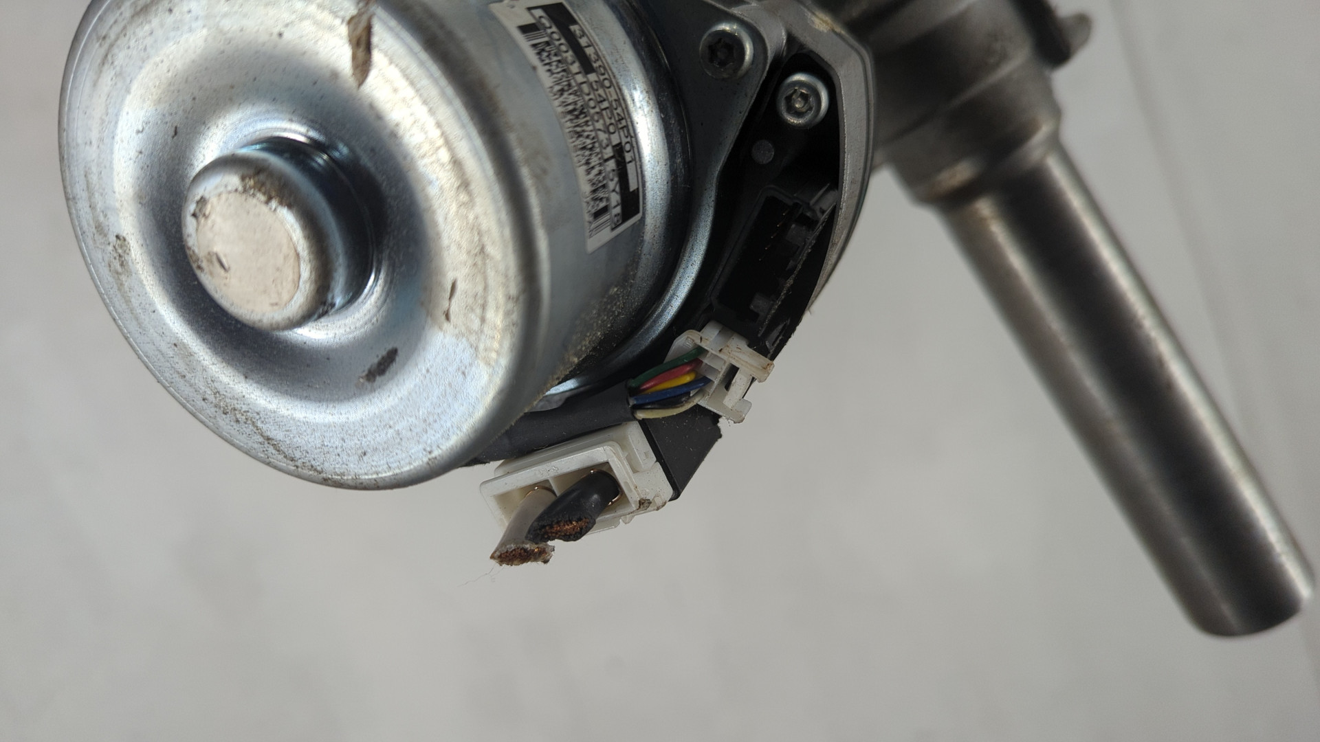 Серводвигатель рулевой рейки