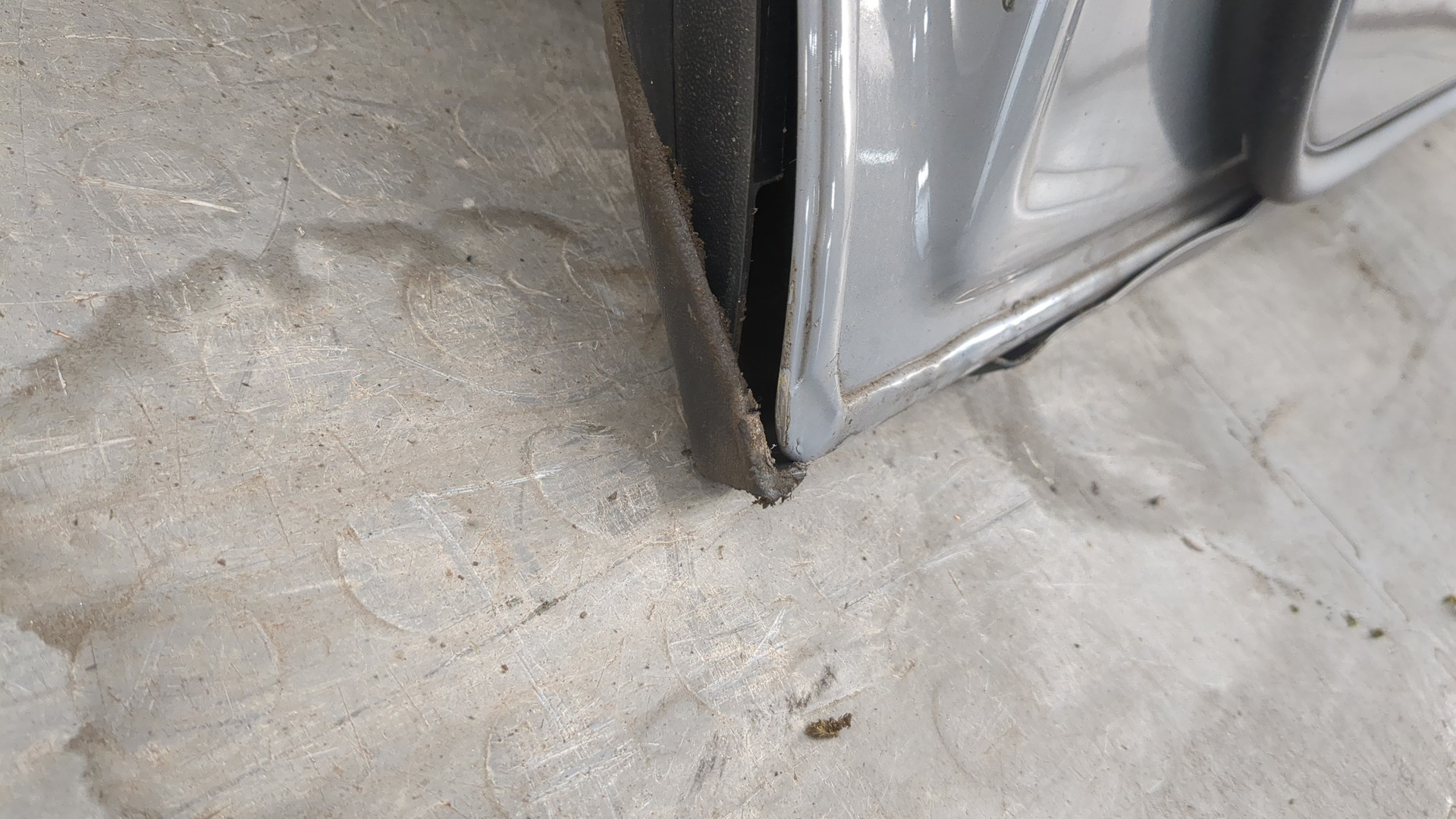 Дверь передняя левая