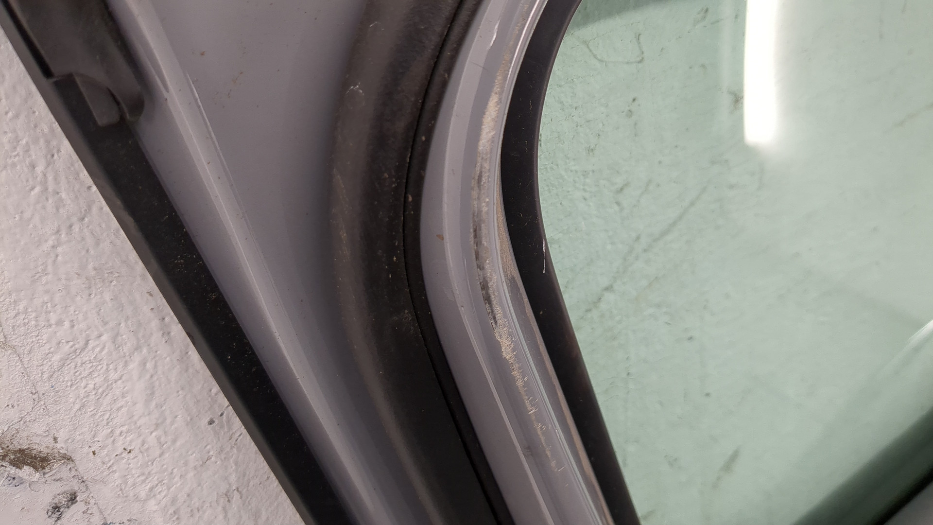 Дверь передняя левая