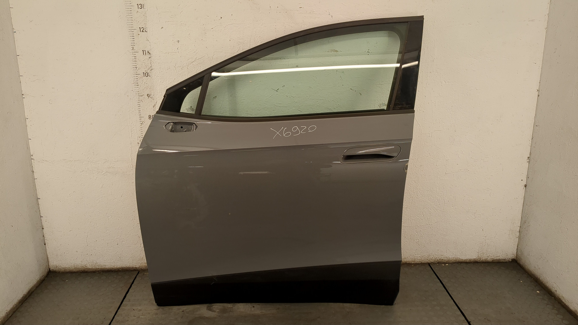 Дверь передняя левая