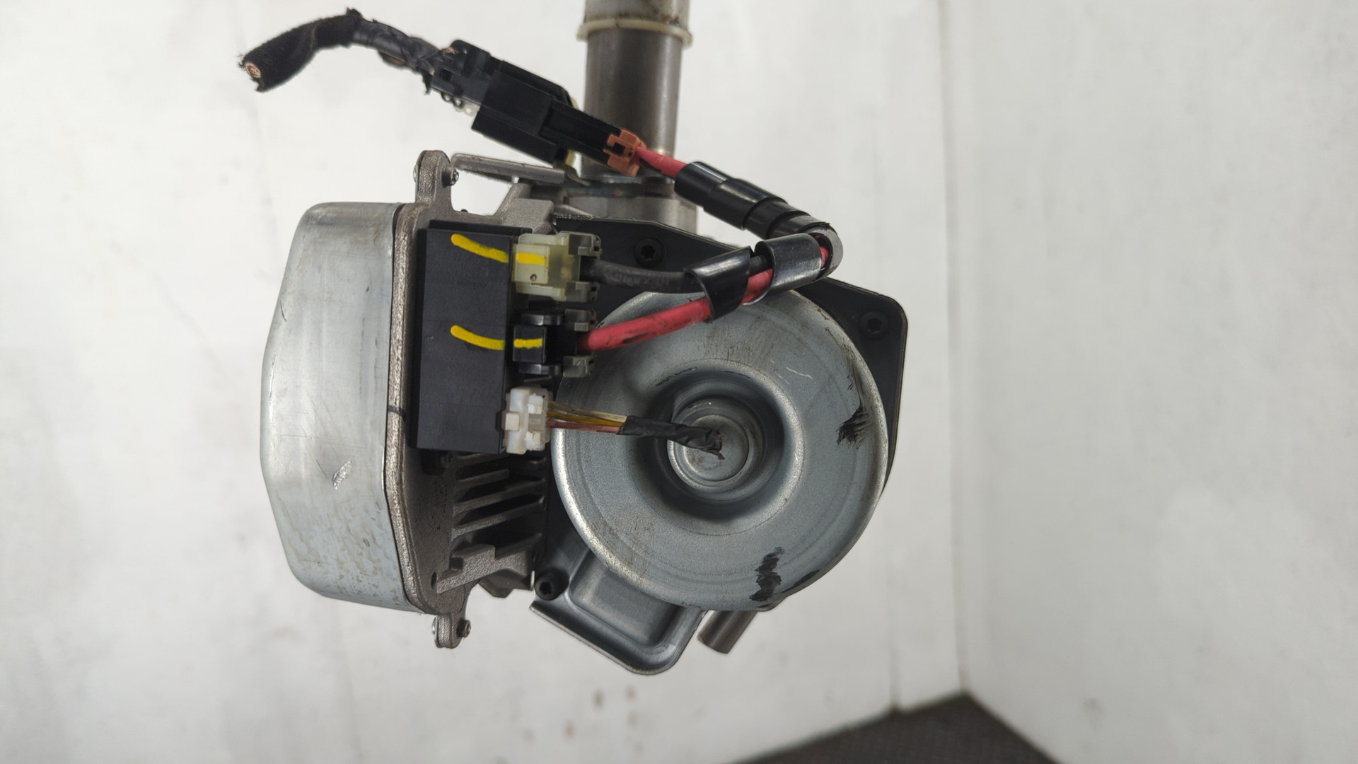 Серводвигатель рулевой рейки