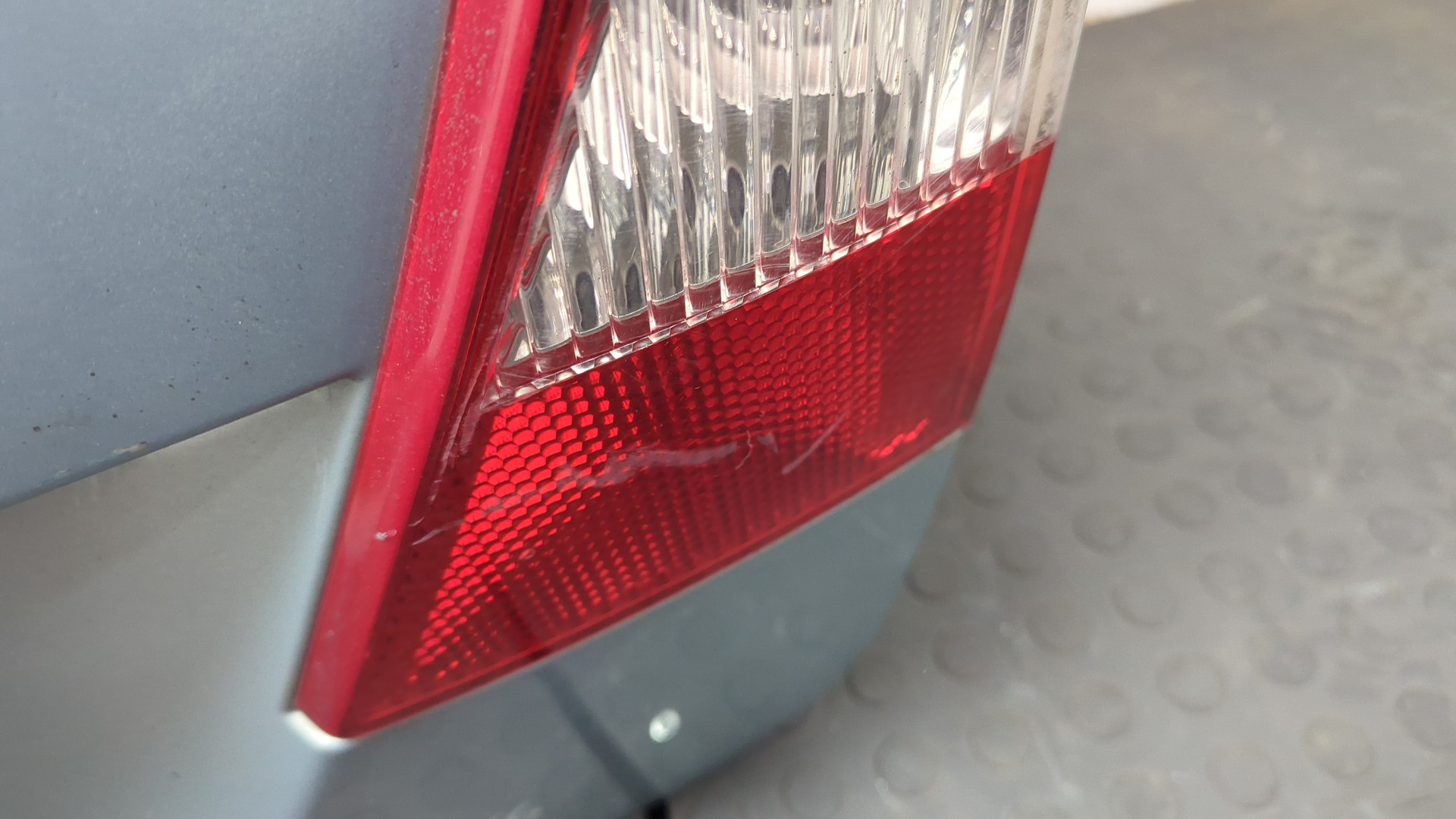 Дверь багажника