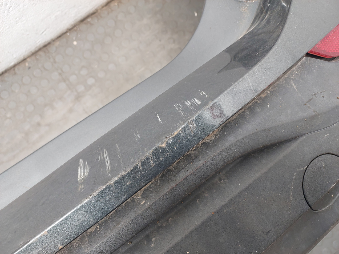 Бампер задний