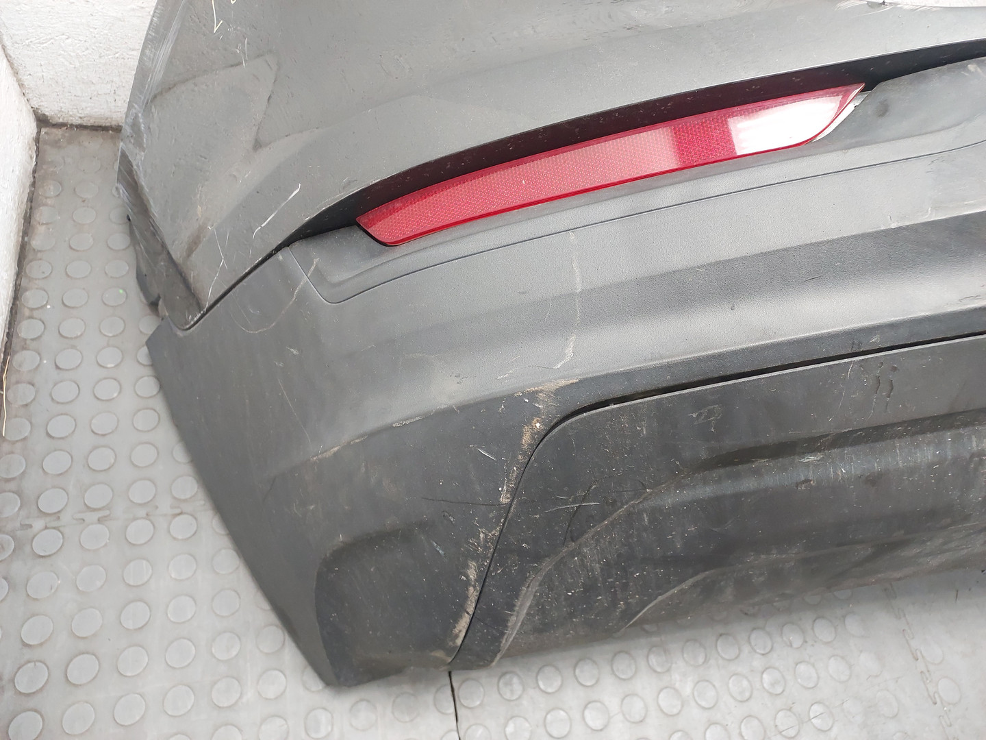 Бампер задний