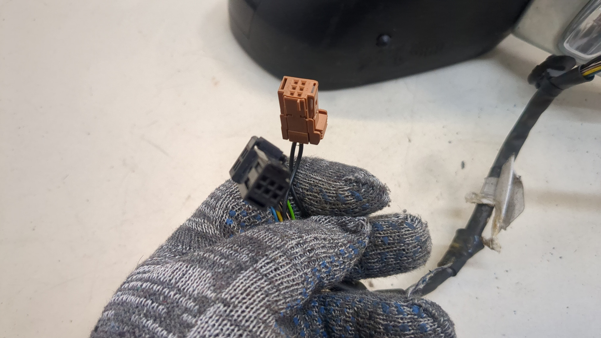 Зеркало правое электрическое