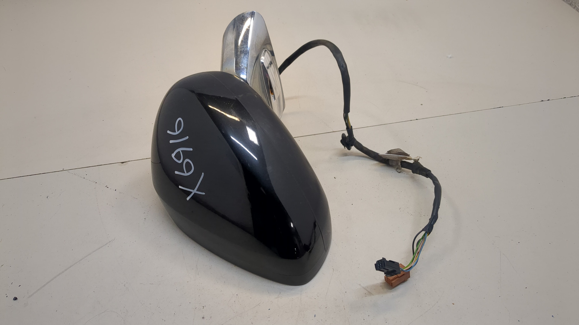 Зеркало правое электрическое