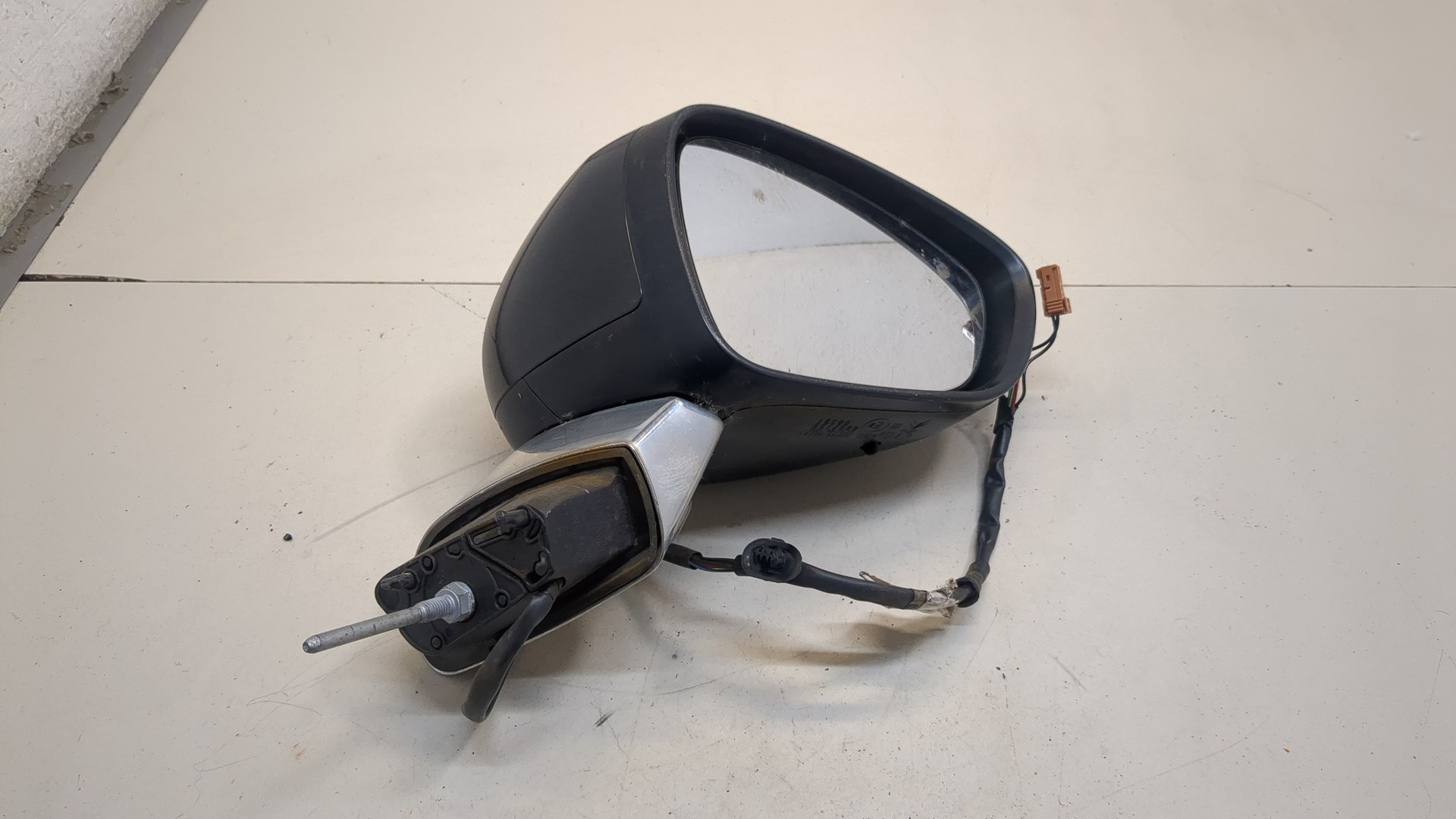 Зеркало правое электрическое