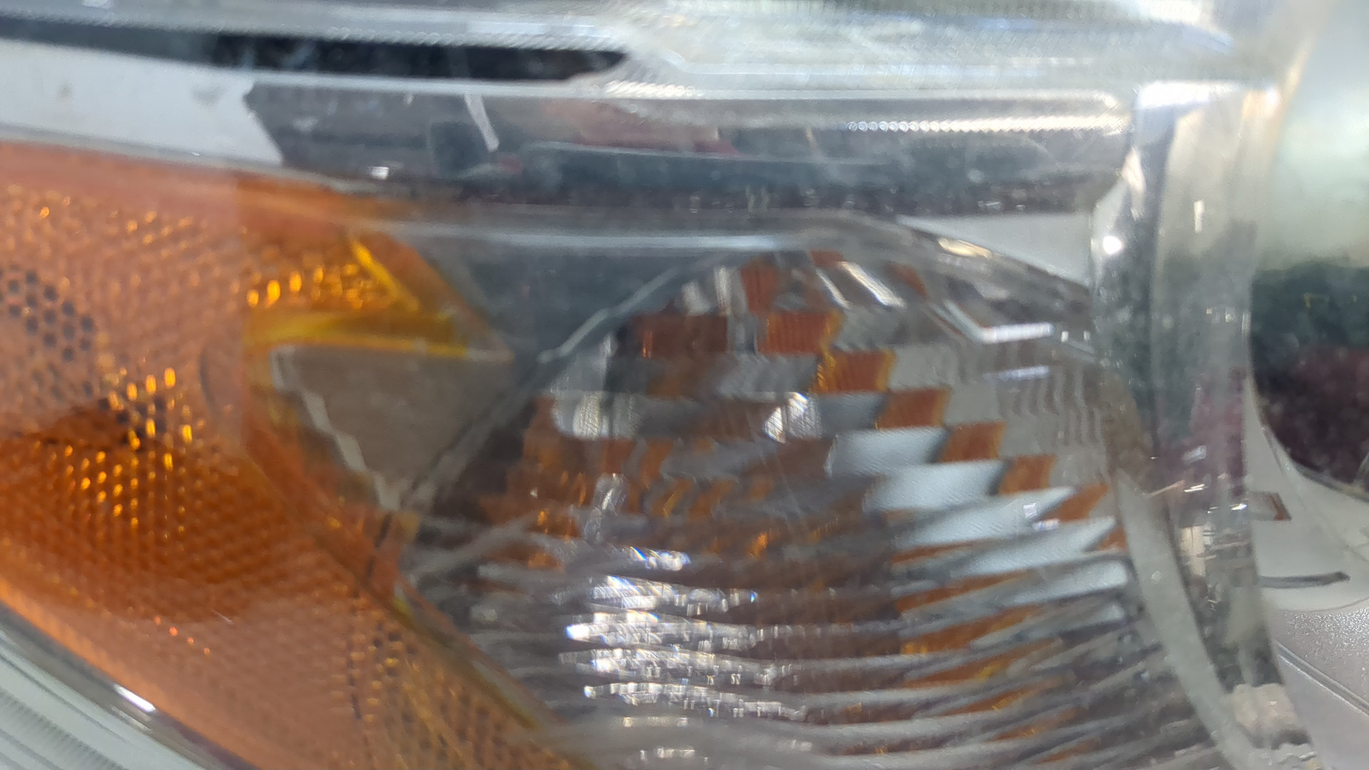 Фара правая