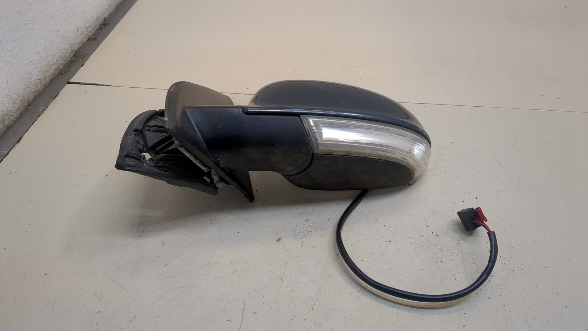 Зеркало левое электрическое