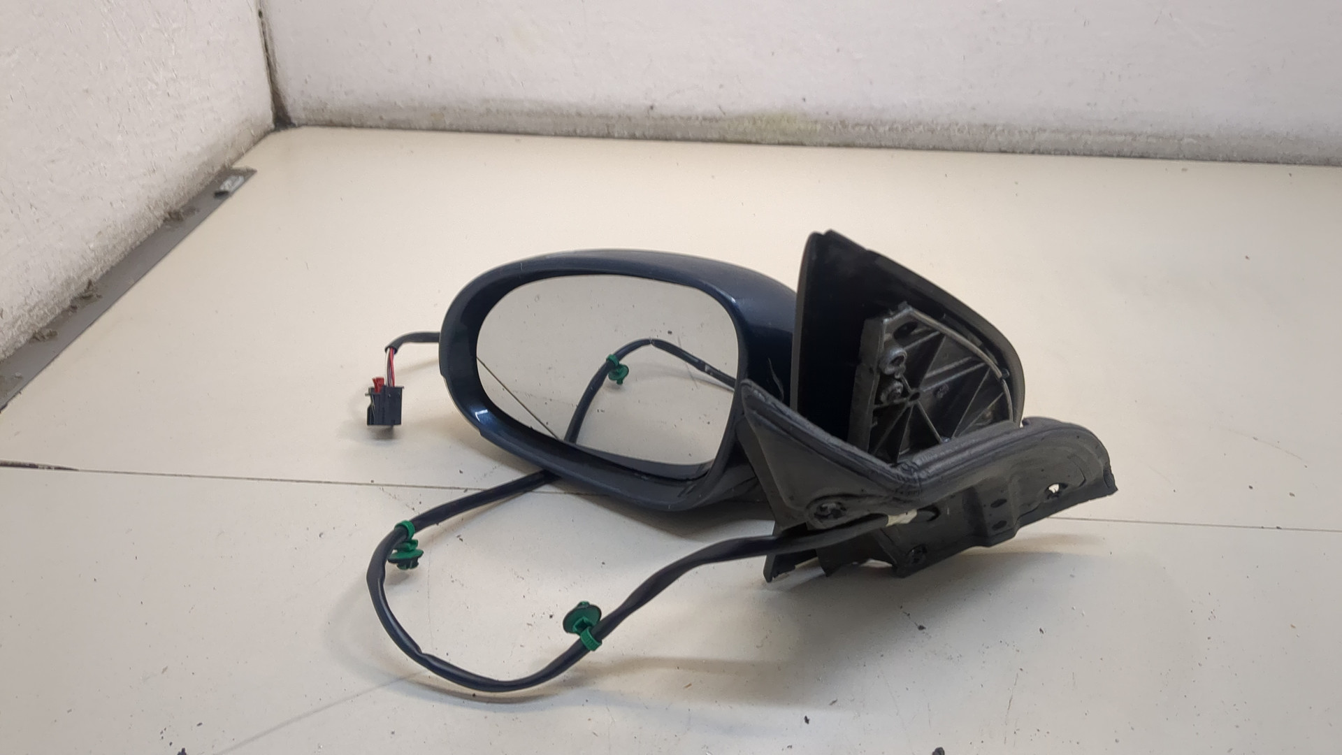 Зеркало левое электрическое