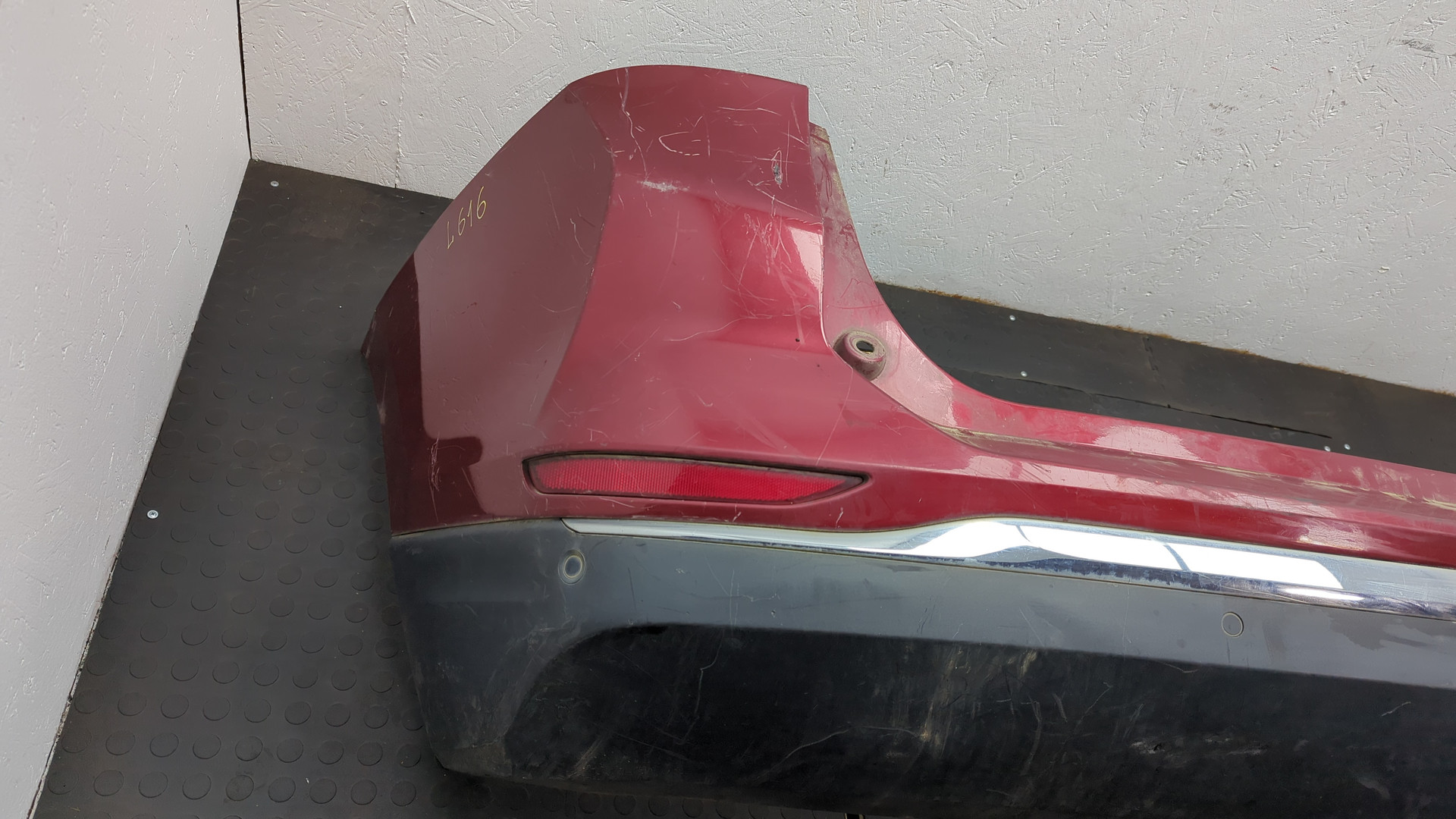 Бампер задний