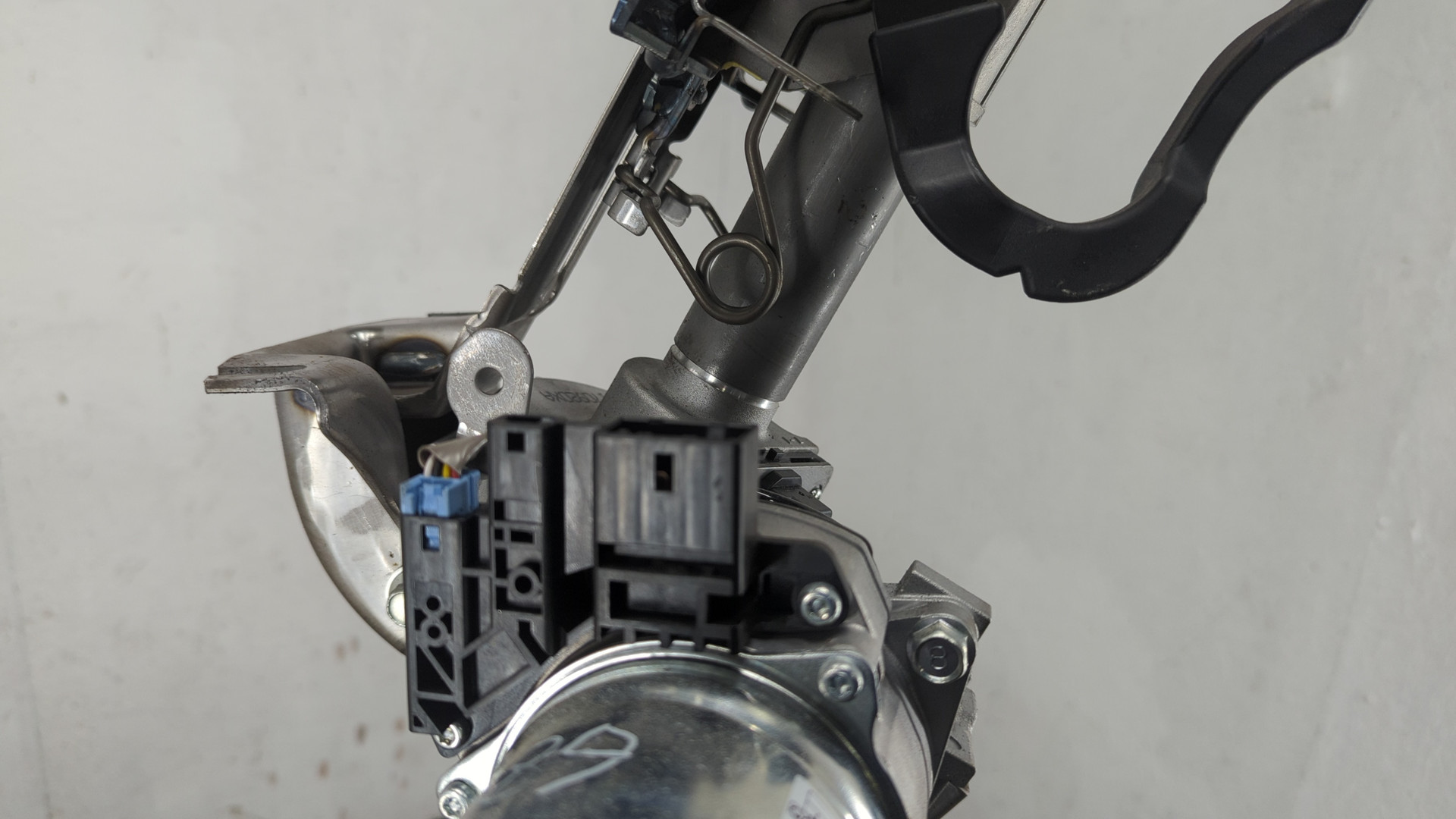 Серводвигатель рулевой рейки