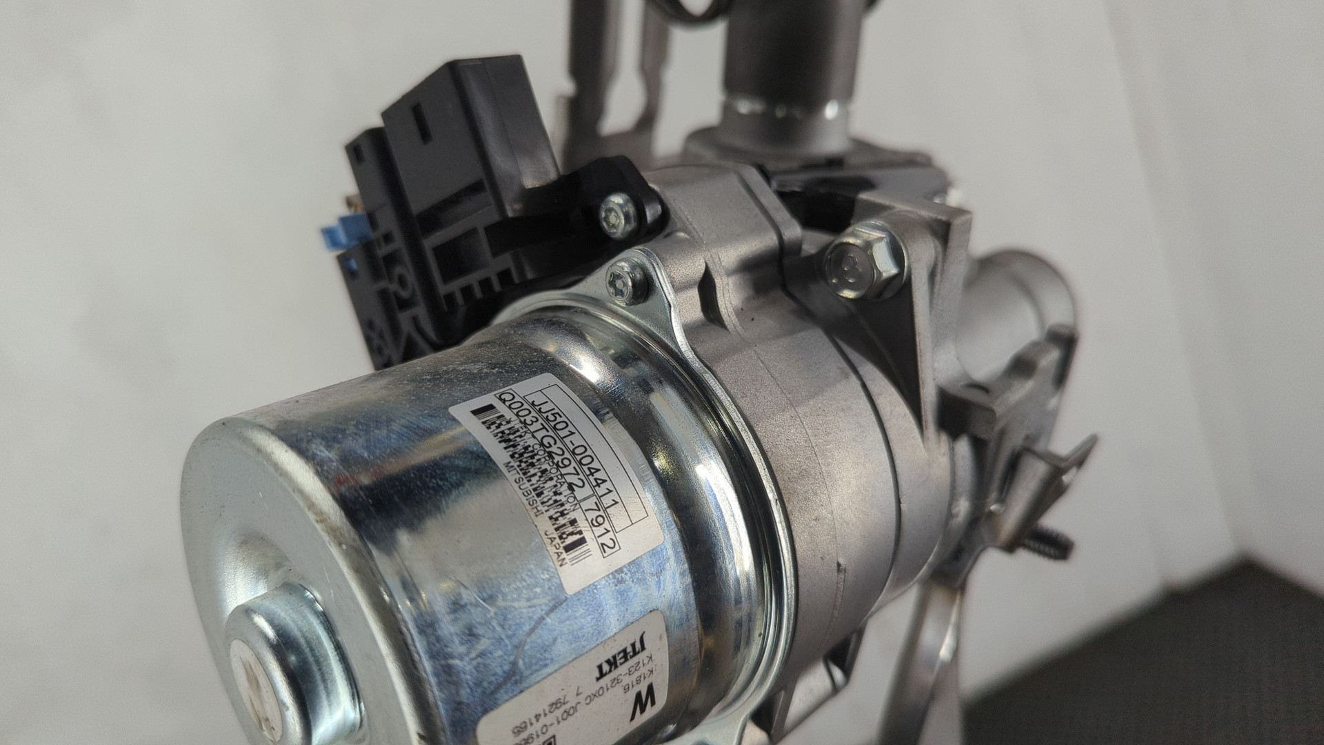 Серводвигатель рулевой рейки