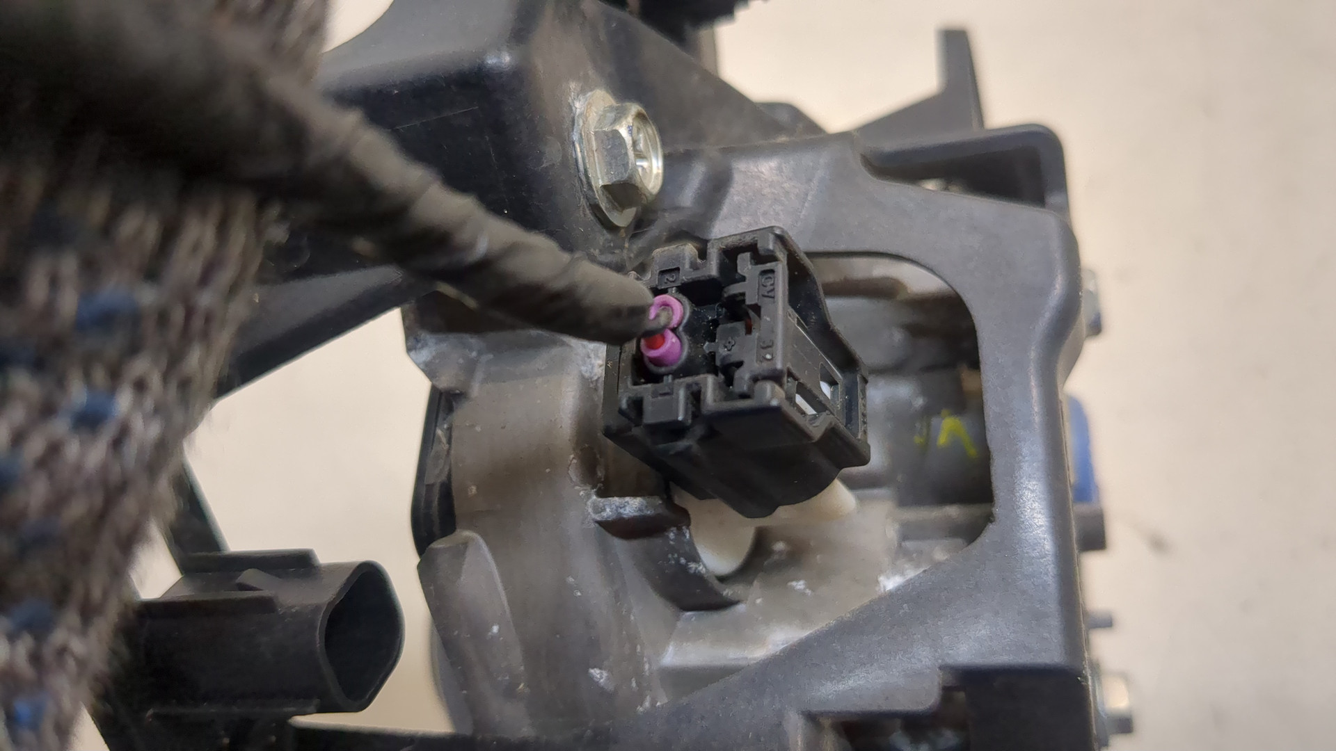 Фара противотуманная левая