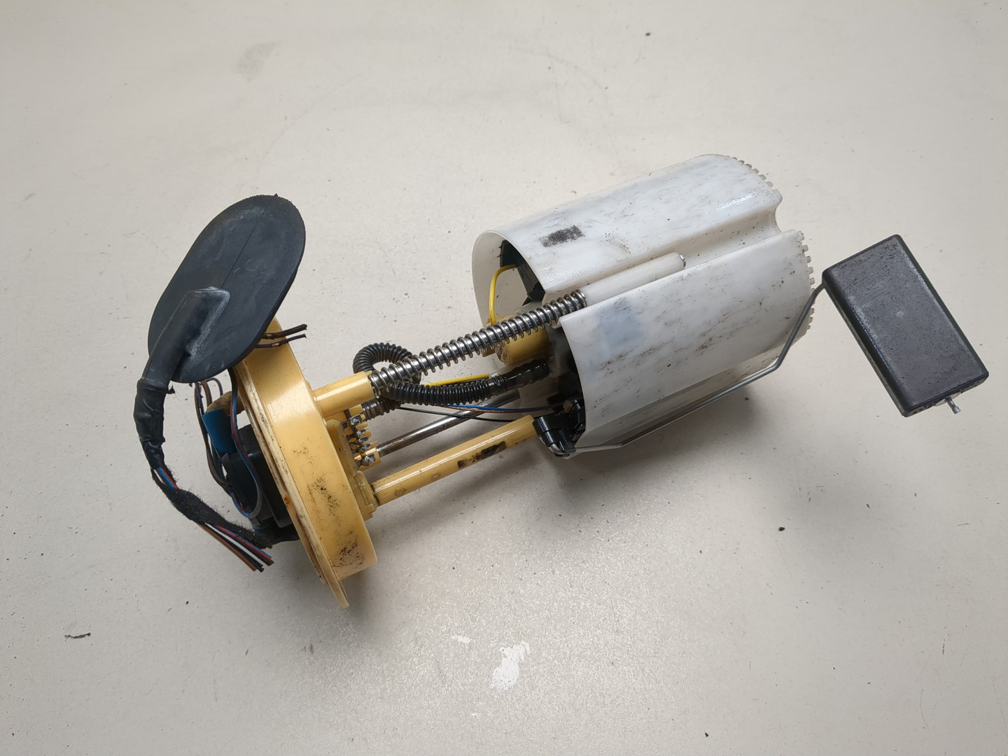 Насос топливный электрический