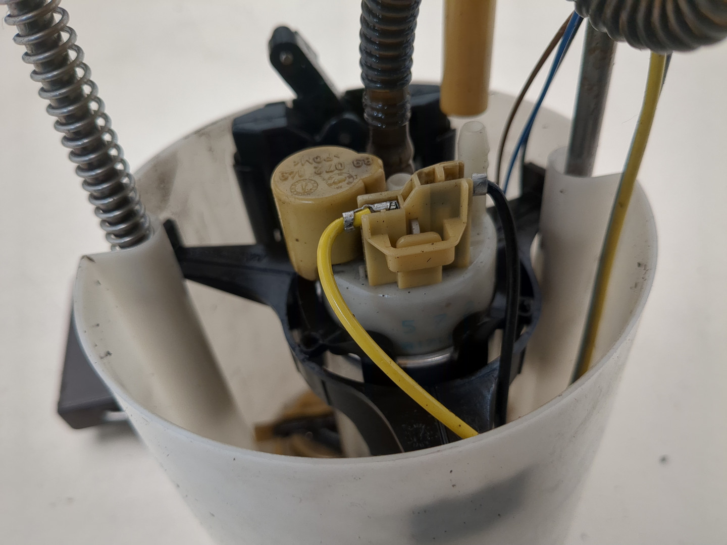 Насос топливный электрический