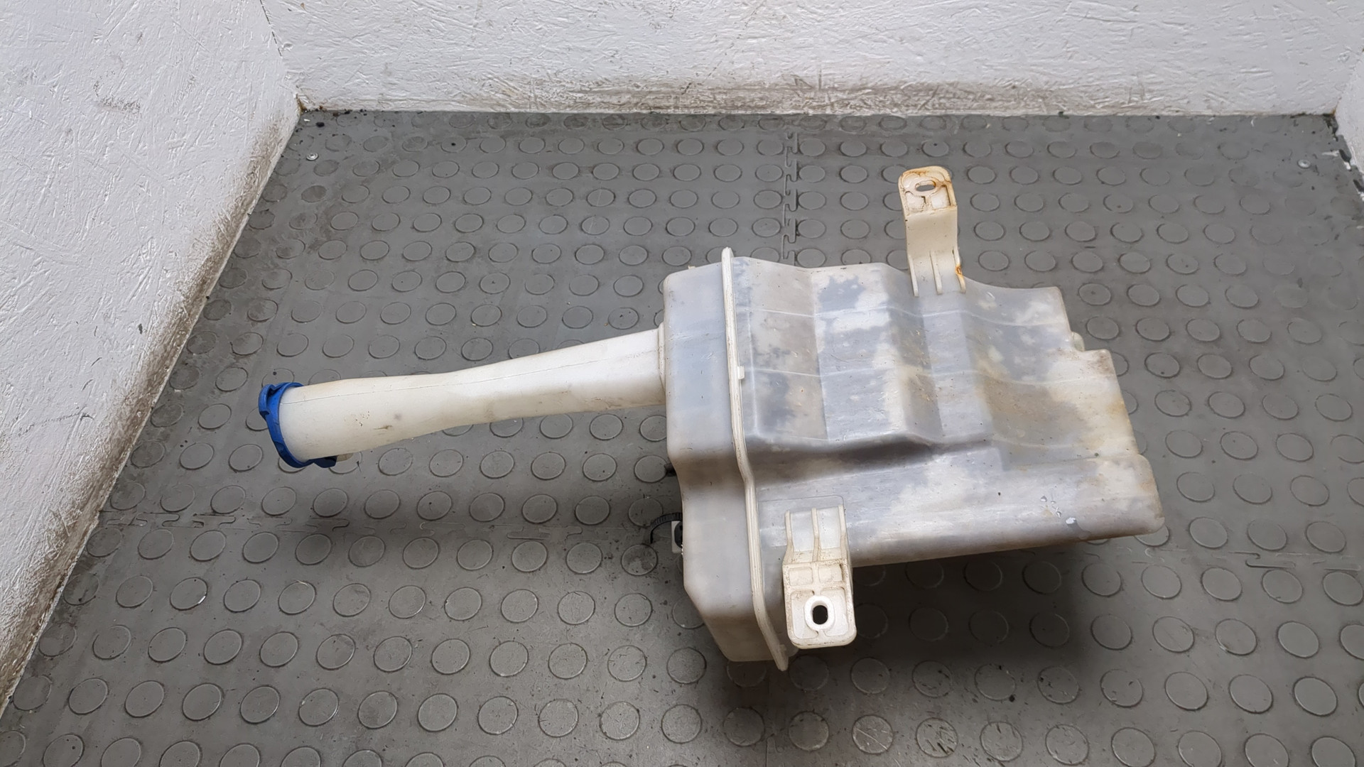 Бачок омывателя лобового стекла