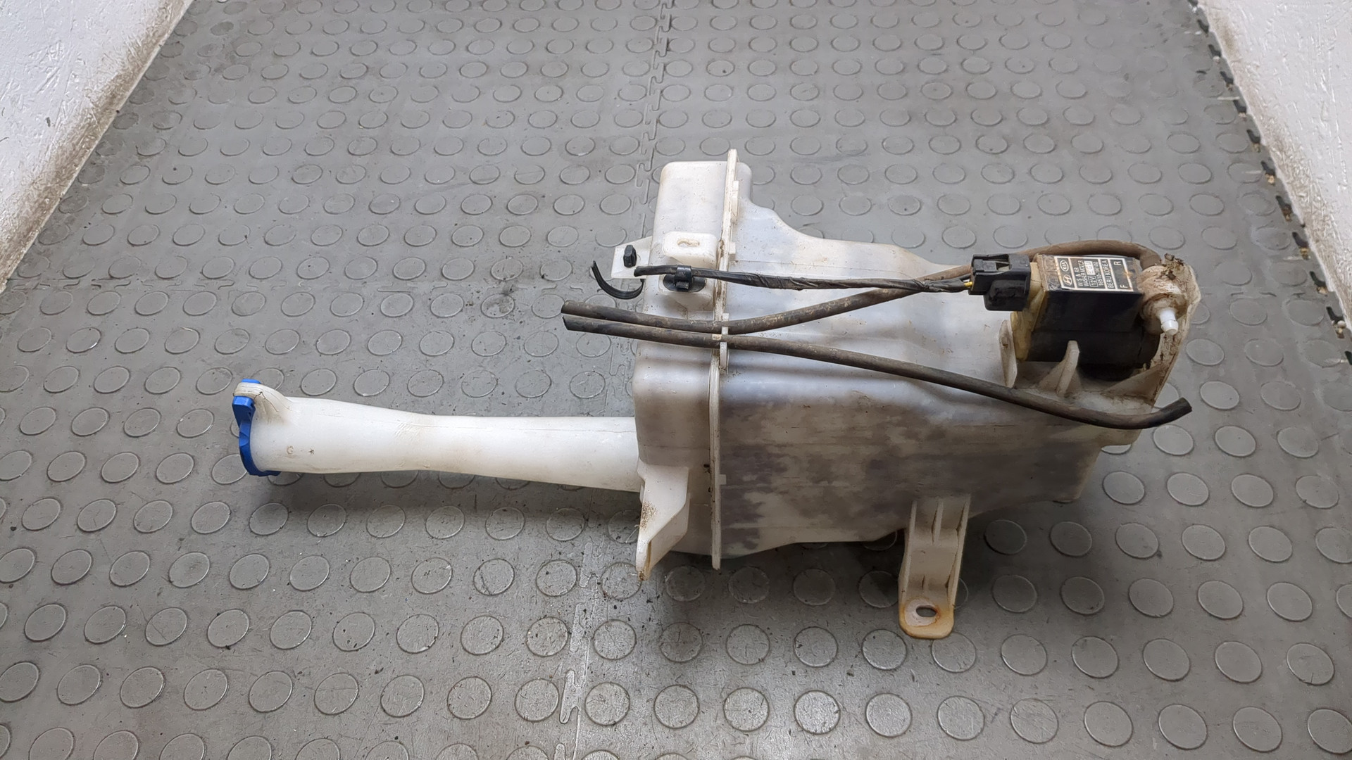 Бачок омывателя лобового стекла