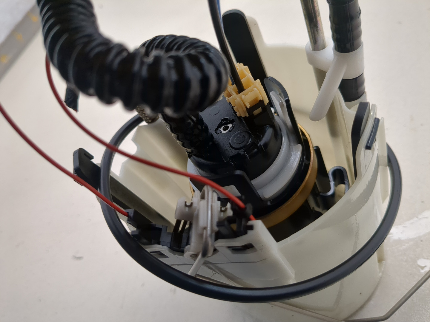 Насос топливный электрический