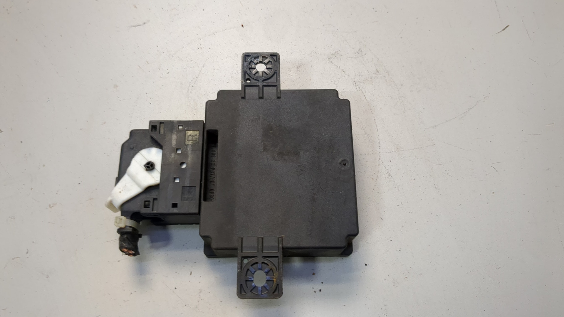 Преобразователь напряжения (адаптер)