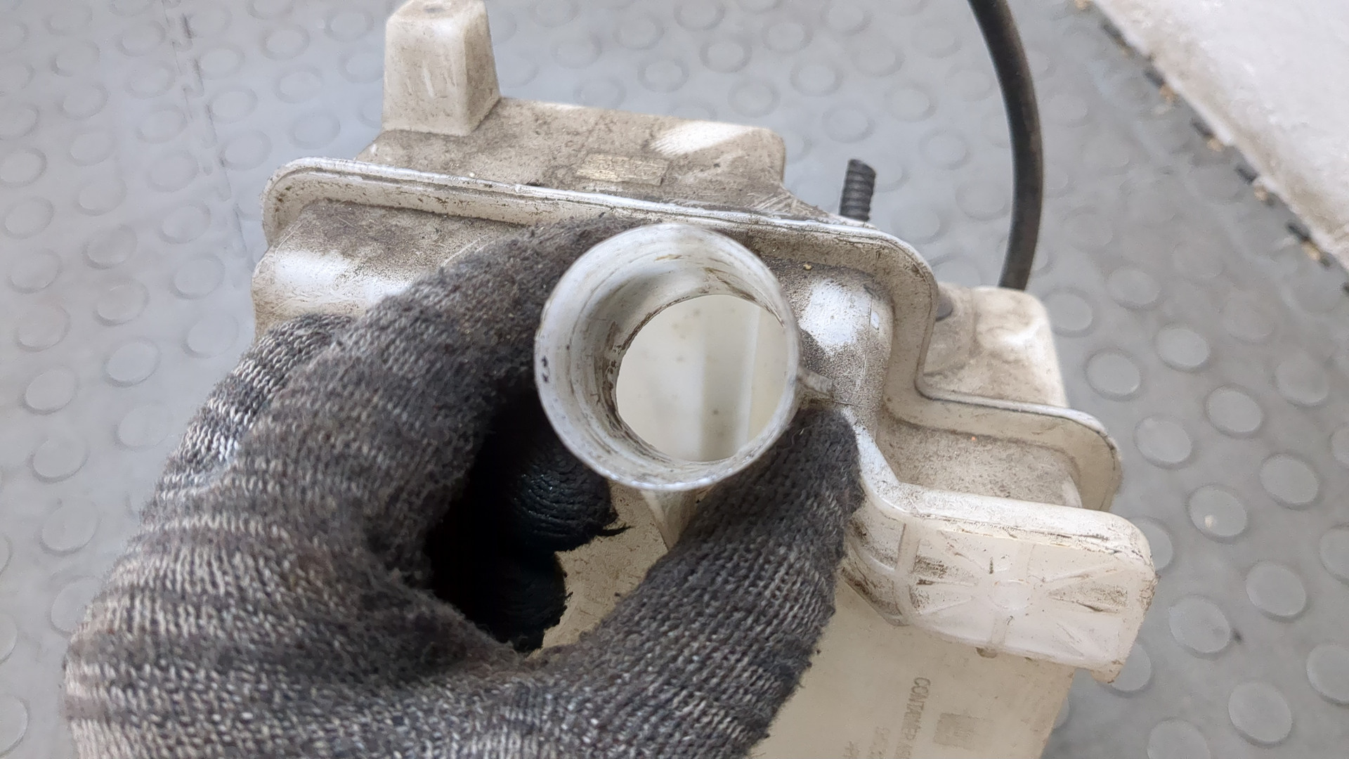 Бачок омывателя лобового стекла