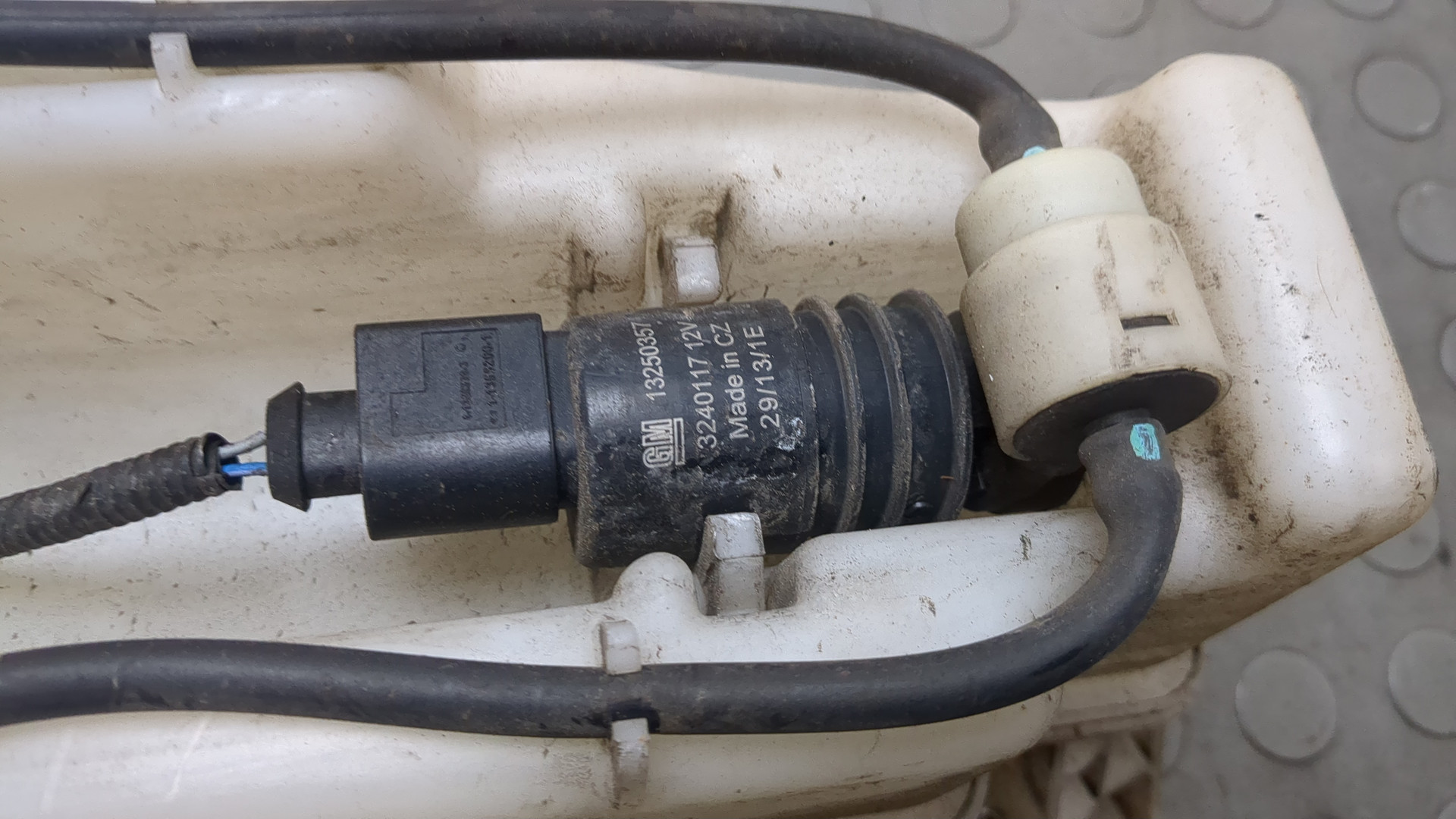 Бачок омывателя лобового стекла