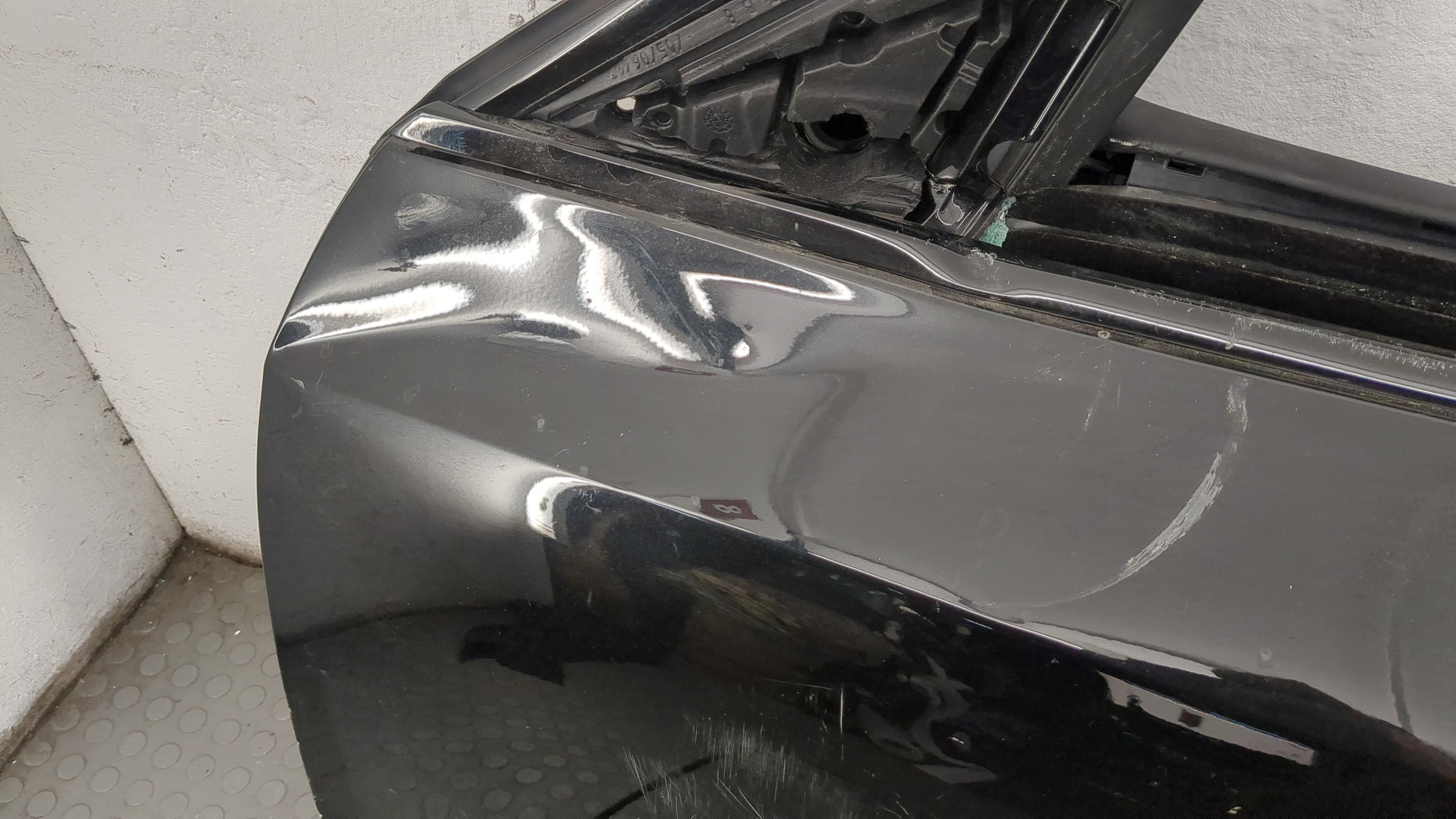 Дверь передняя левая