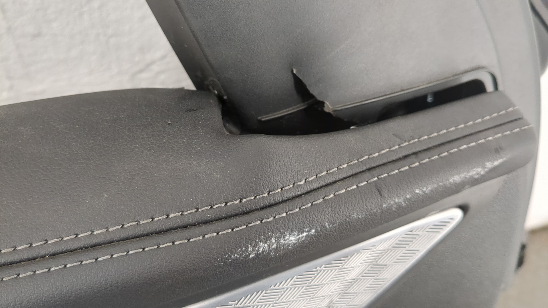 Дверь передняя левая