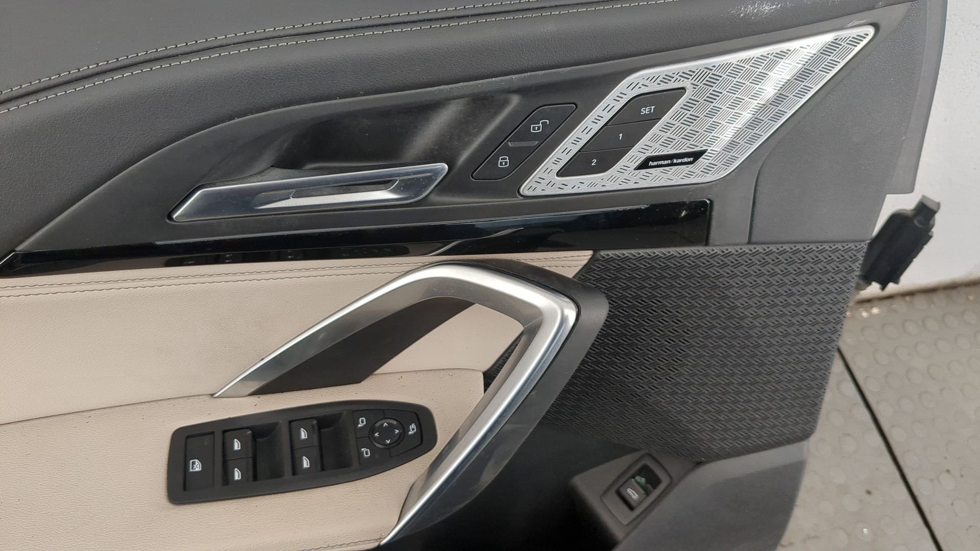 Дверь передняя левая