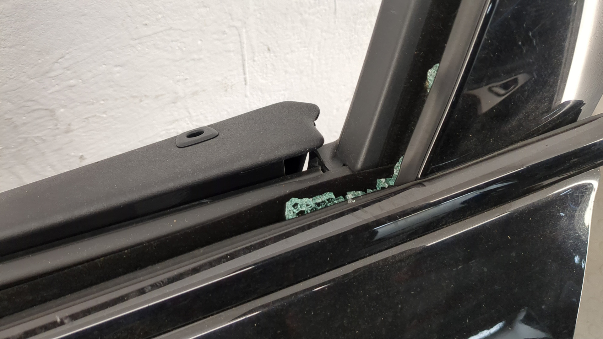 Дверь передняя левая