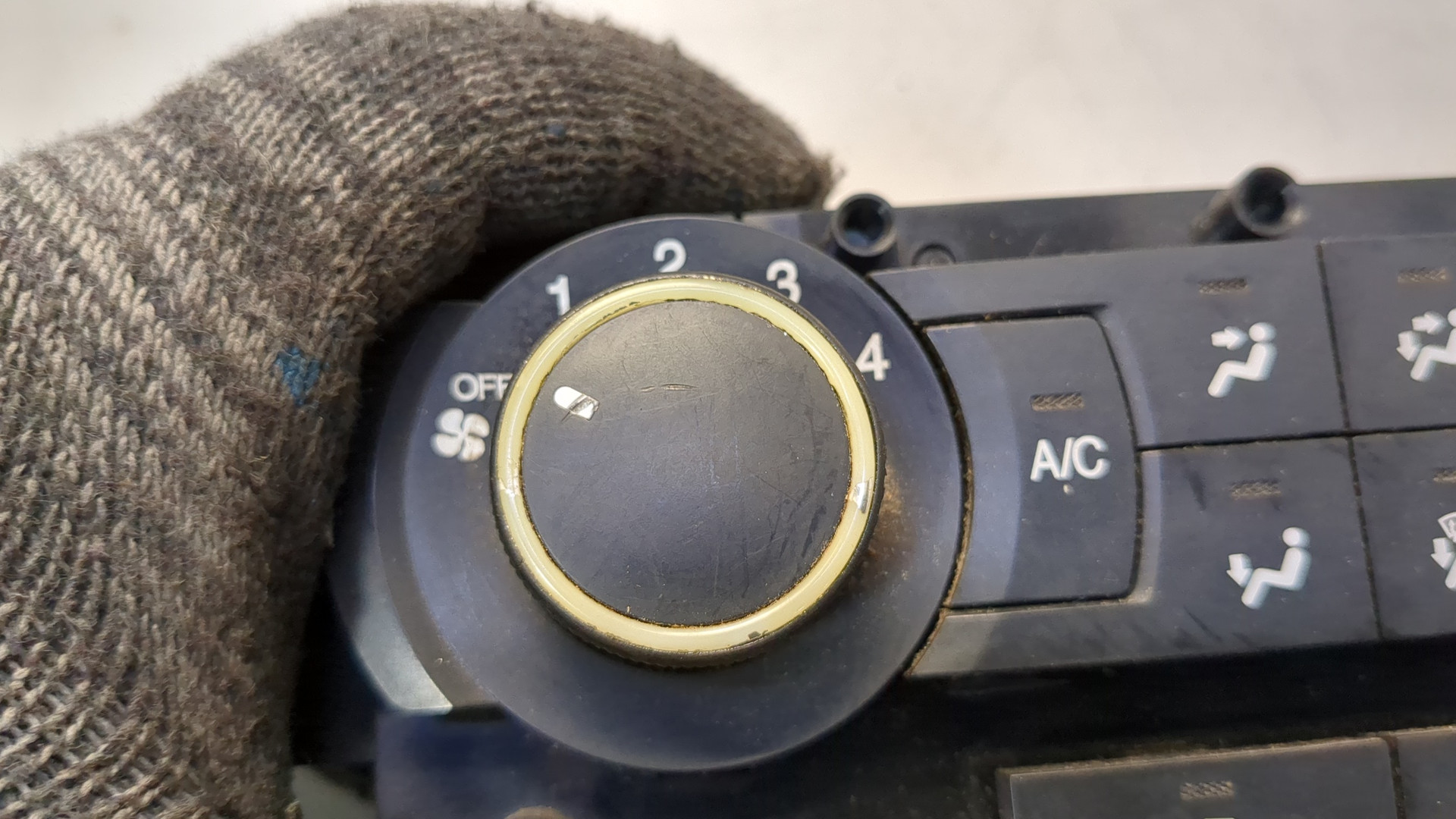 Переключатель отопителя