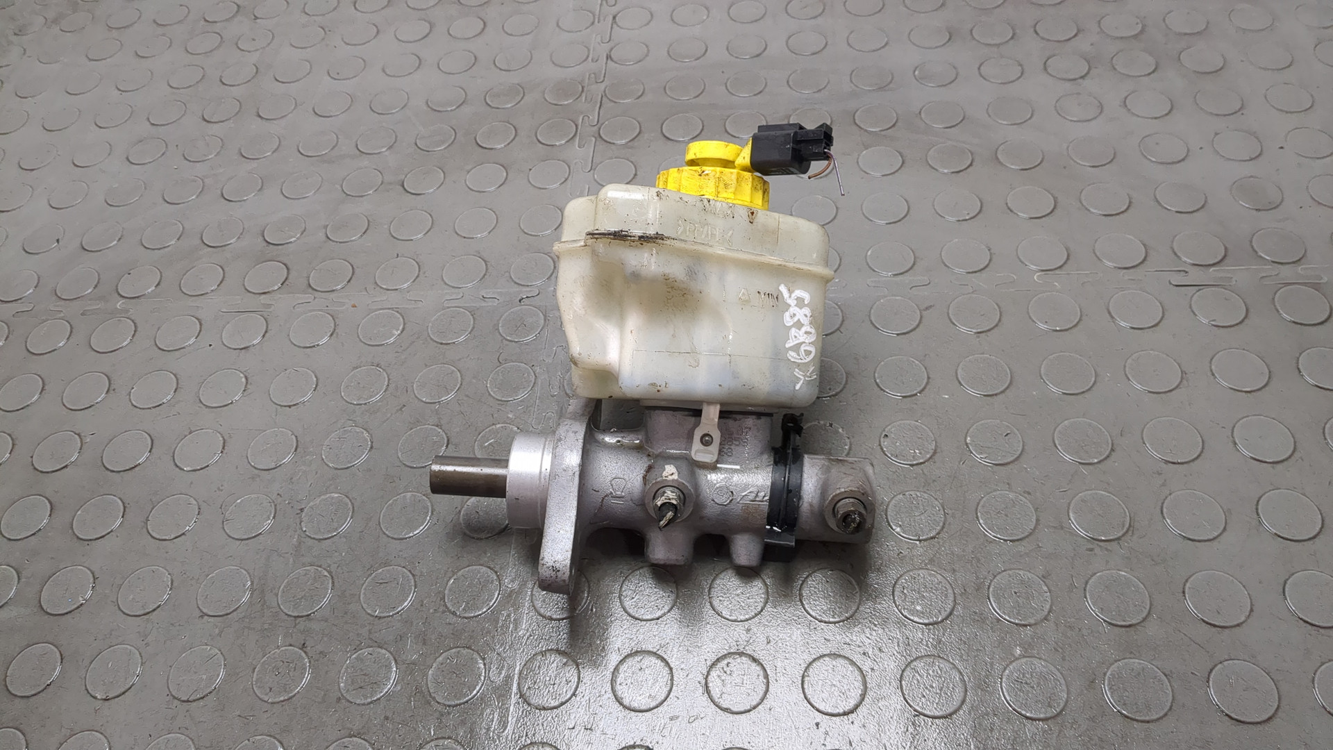 Цилиндр тормозной главный