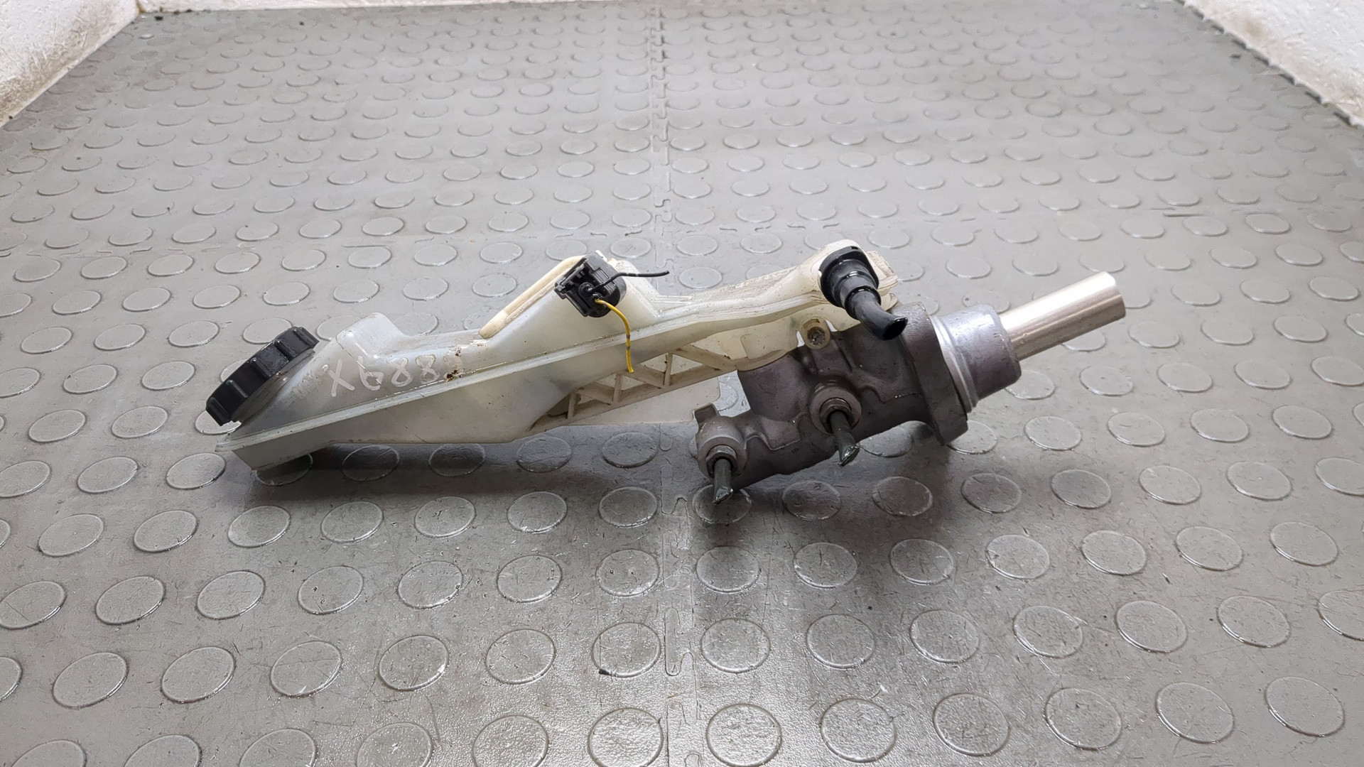 Цилиндр тормозной главный