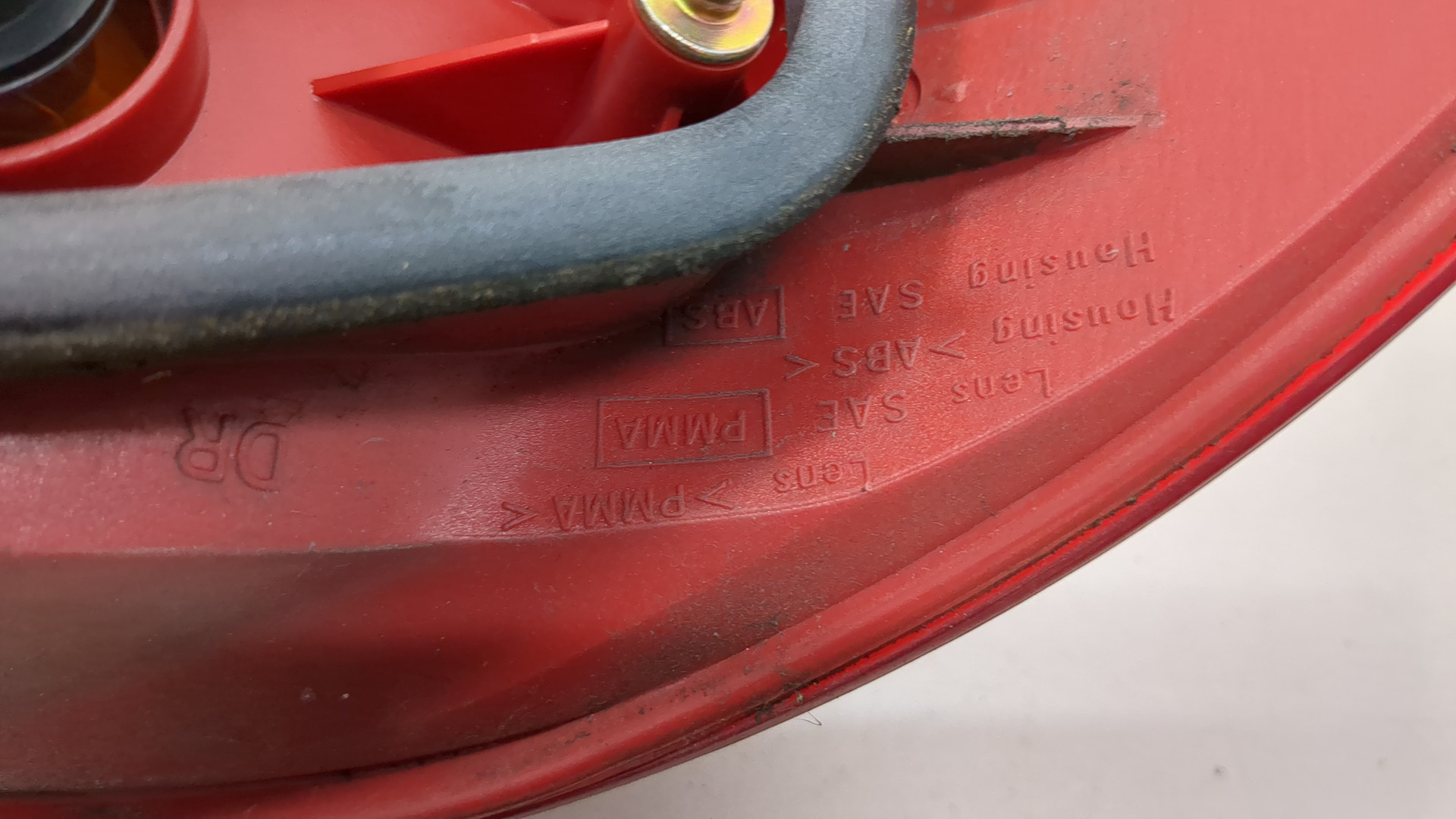 Фонарь задний правый