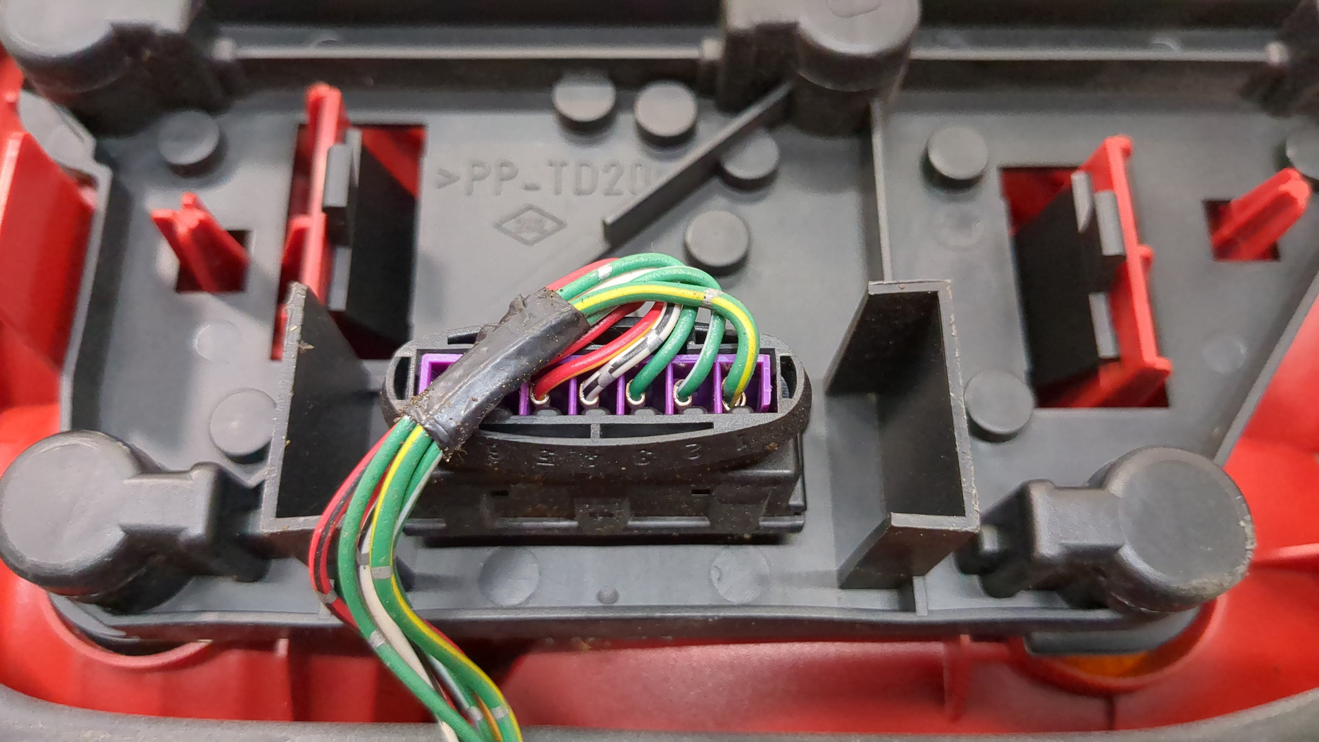 Фонарь задний правый