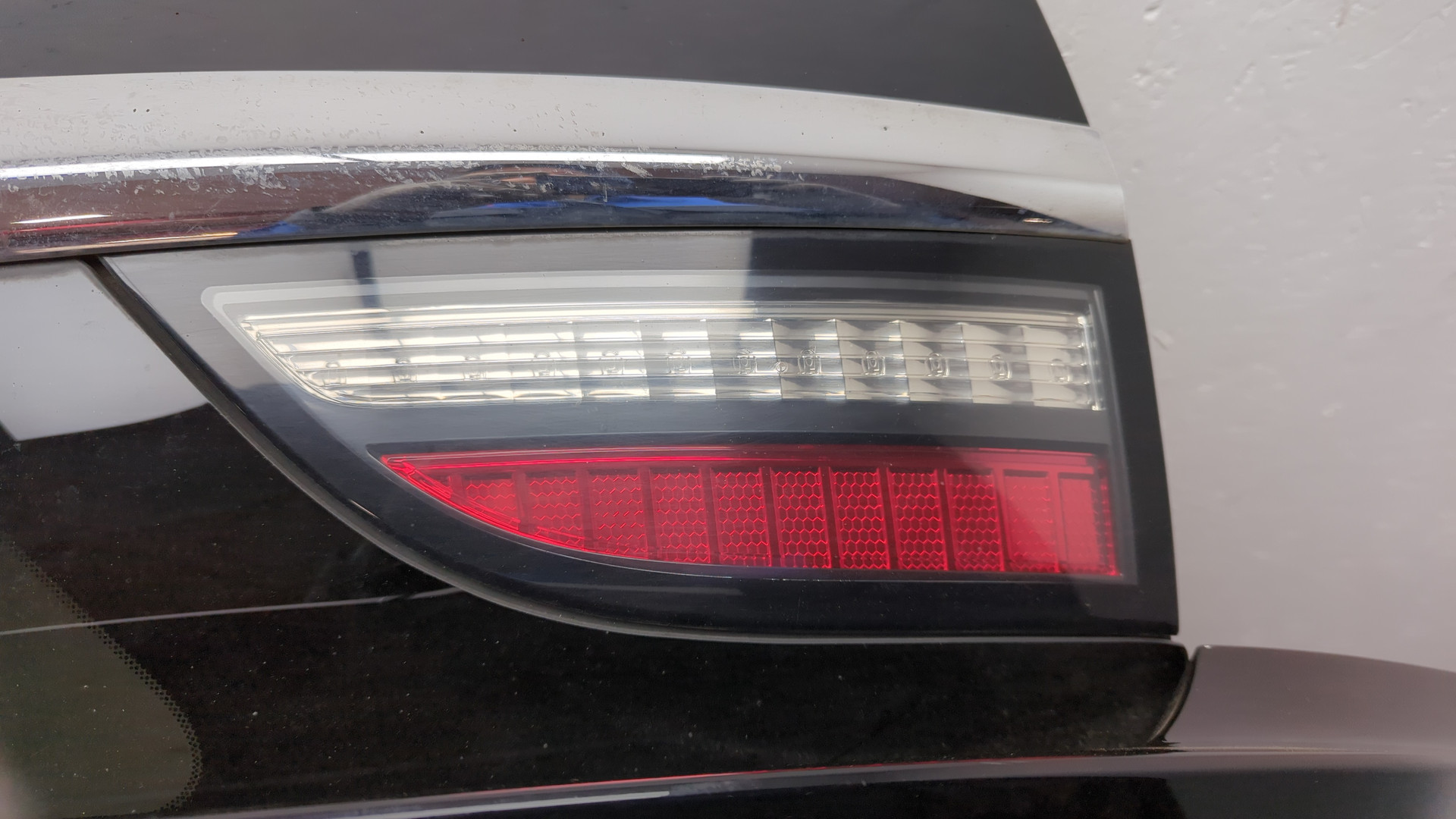 Дверь багажника