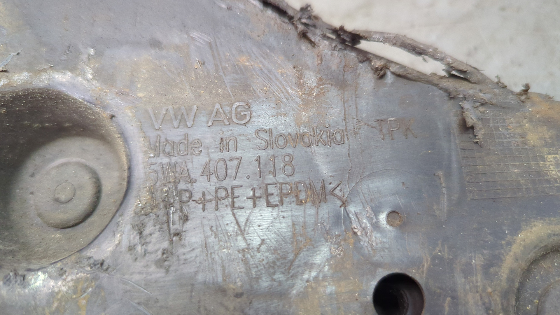 Рычаг передний правый