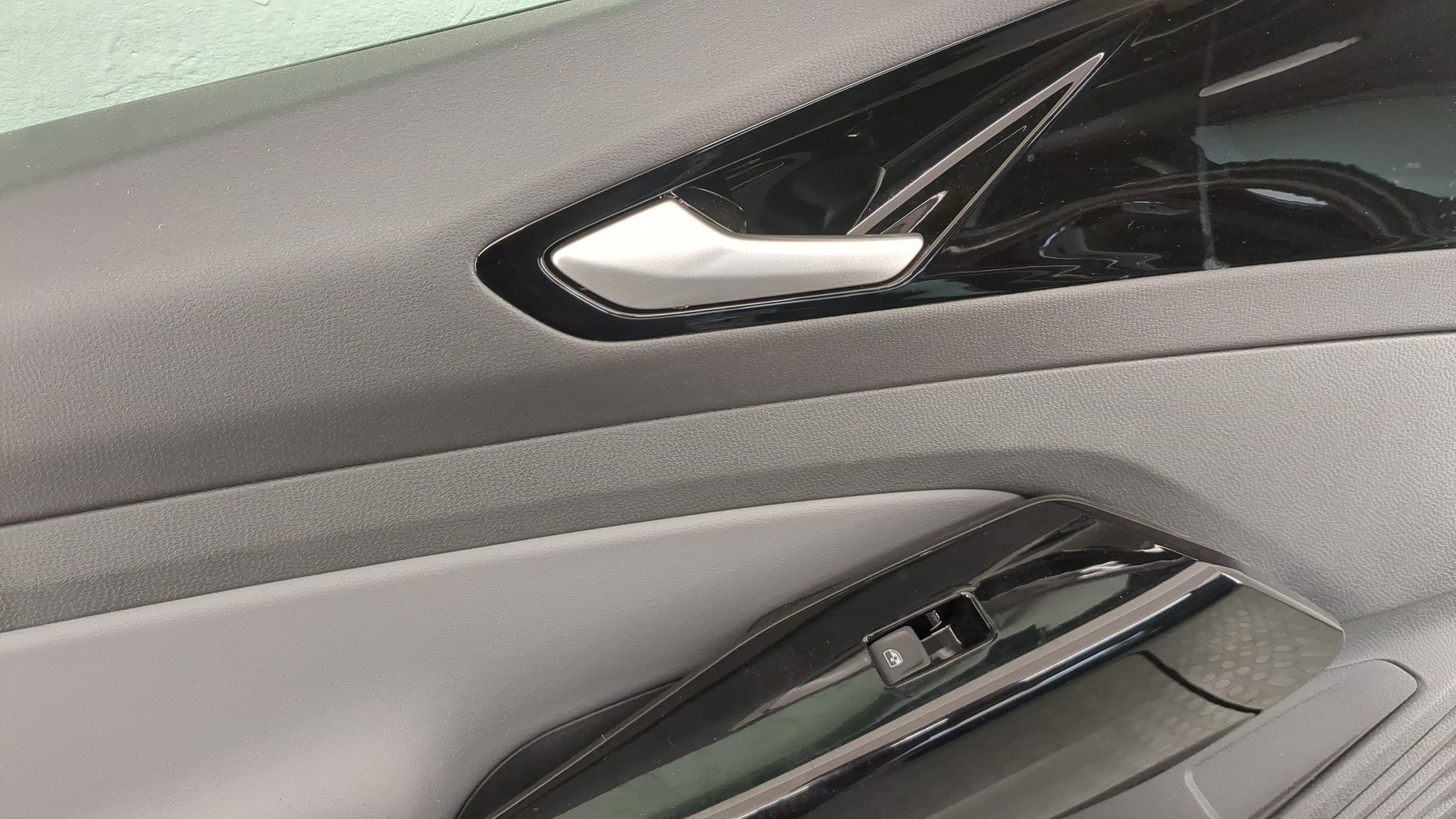 Дверь передняя левая