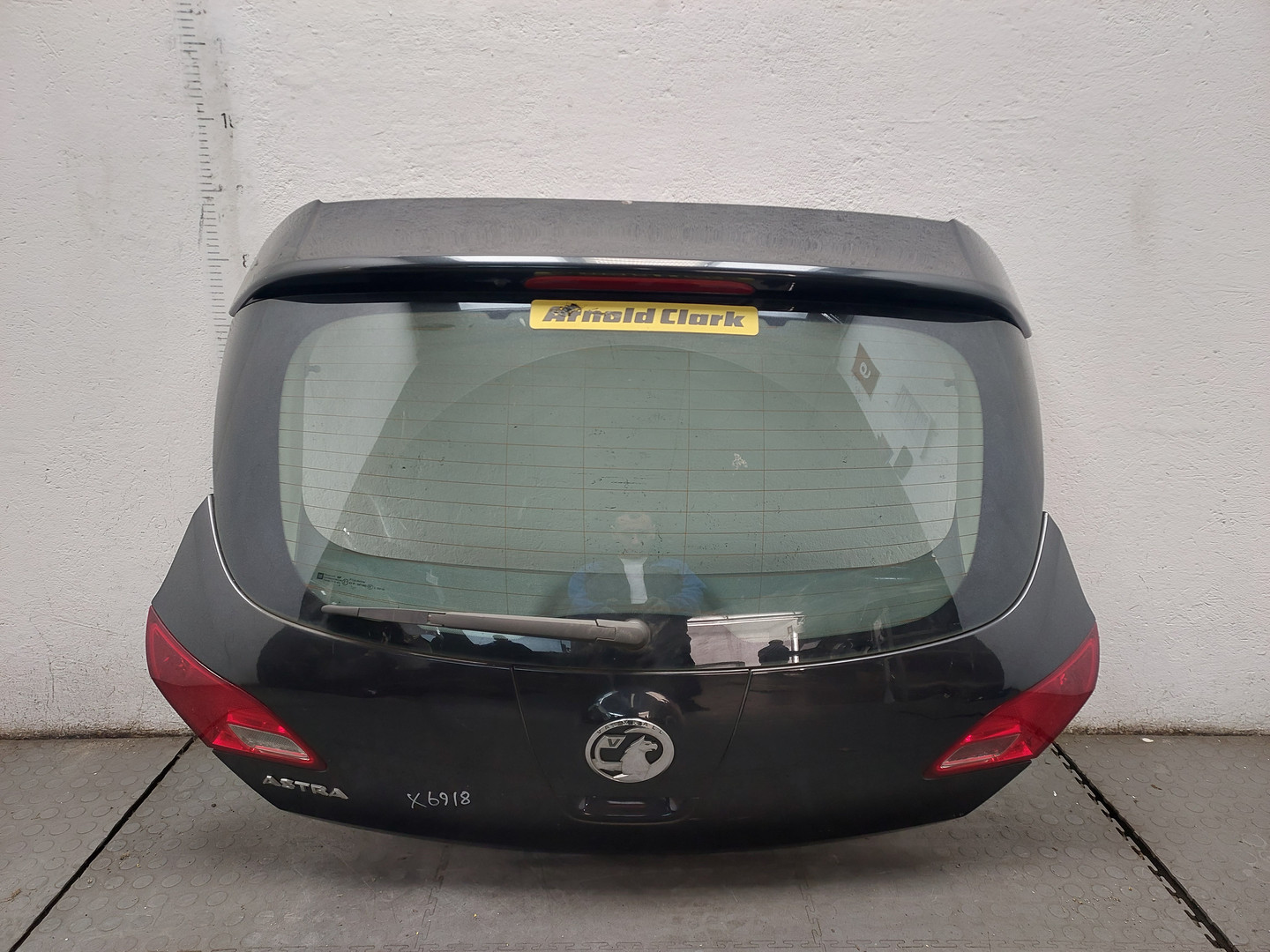 Дверь багажника