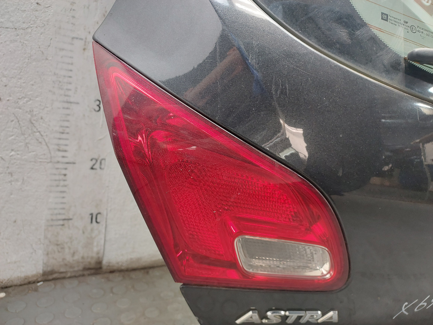 Дверь багажника