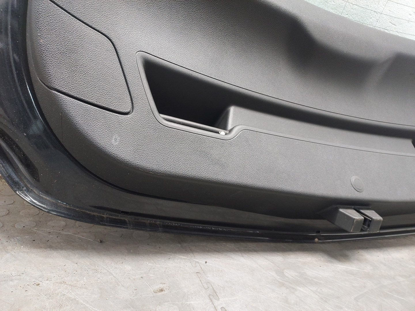 Дверь багажника